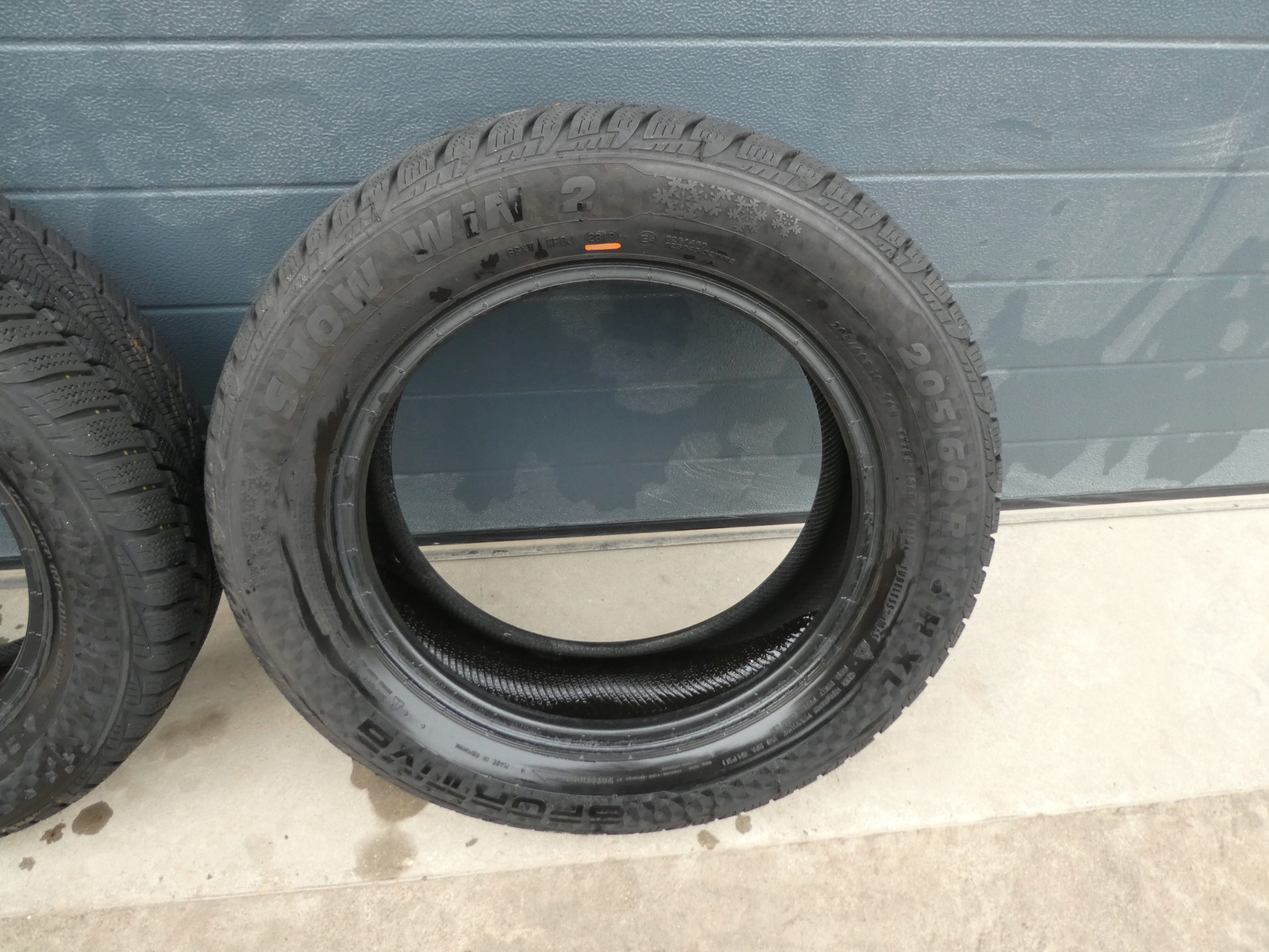 2X tyres Sportiva 205/60/16 2019R