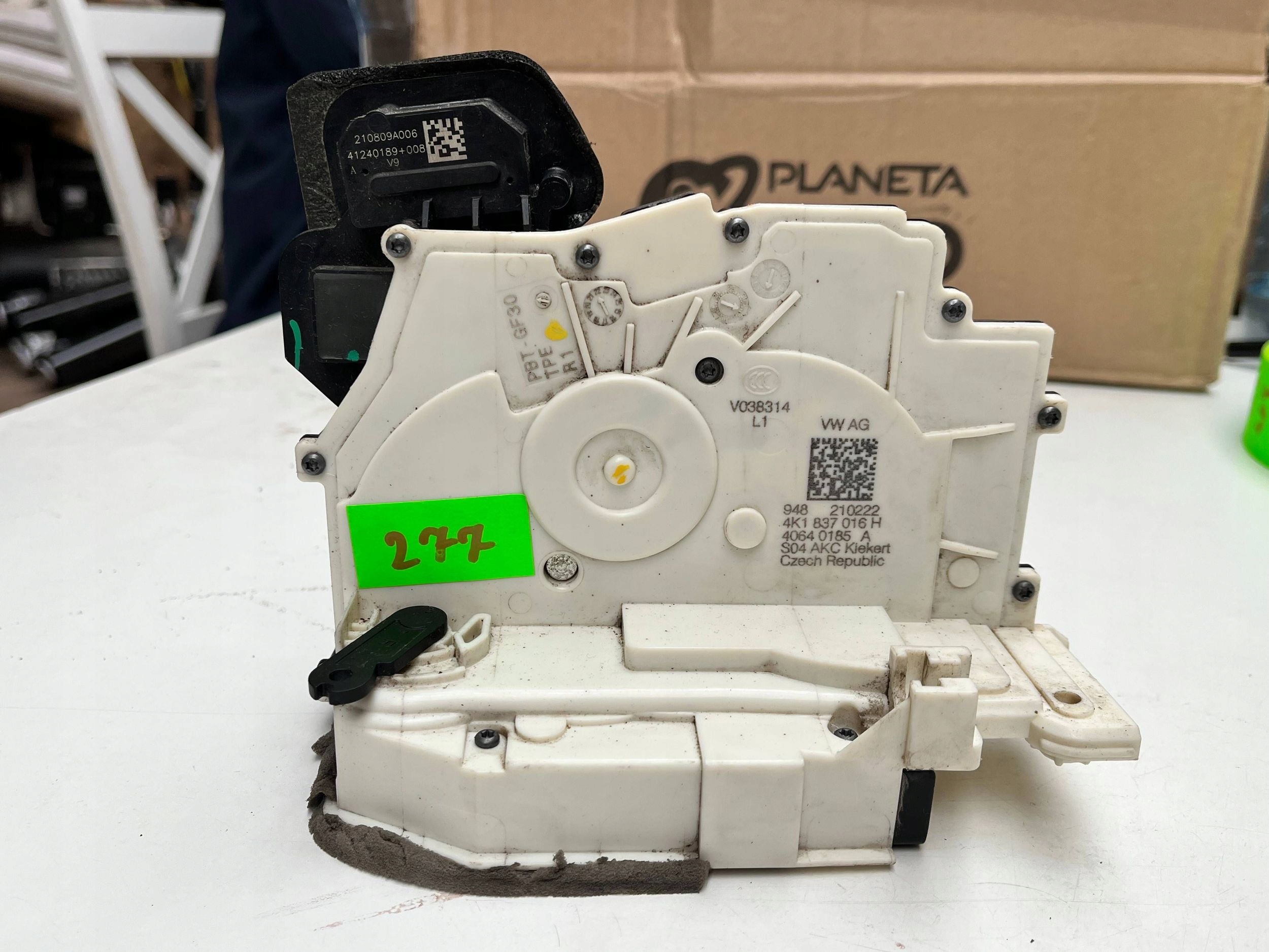 lock door right front Audi A6 A7 Q8 4K1837016H !J