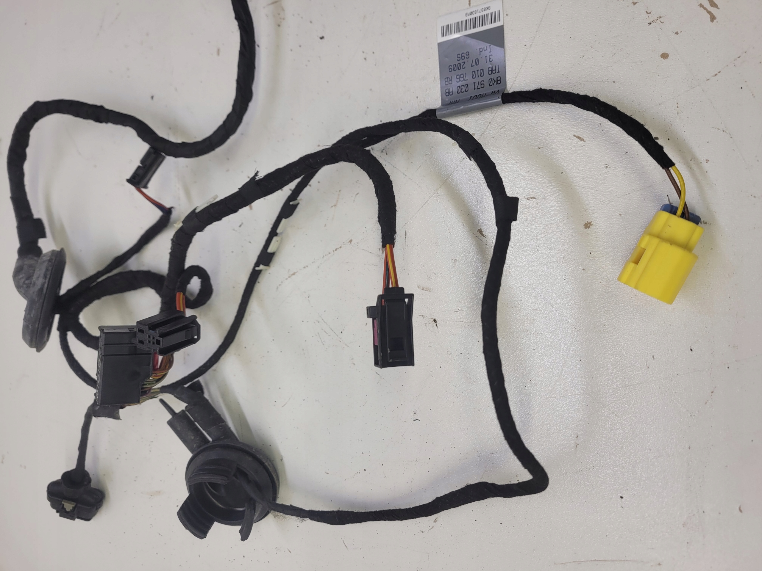 bundle door right front AUDI A4 B8 8K0971030AB
