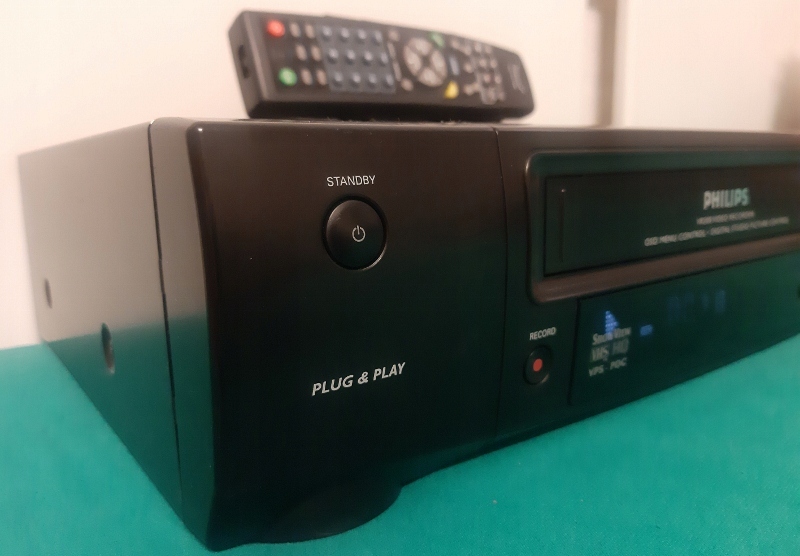 Magnetowid VHS PHILIPS z pilotem gwarancja Kod producenta 220