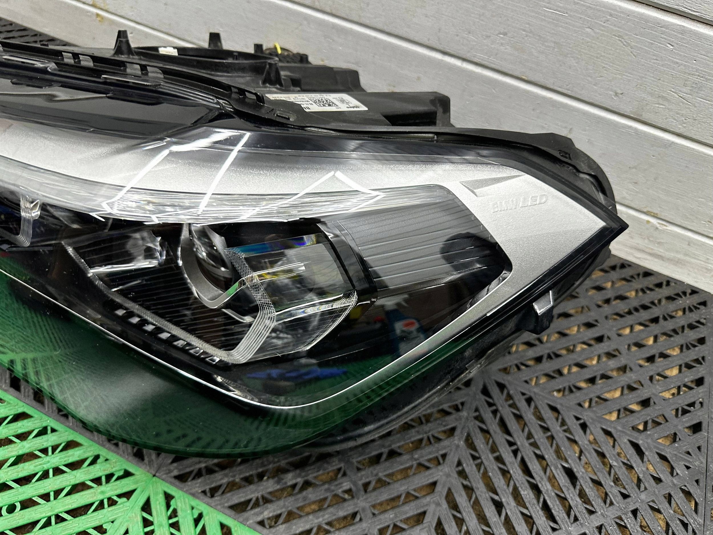 light front side left BMW X1 F48 LCI 5A01171