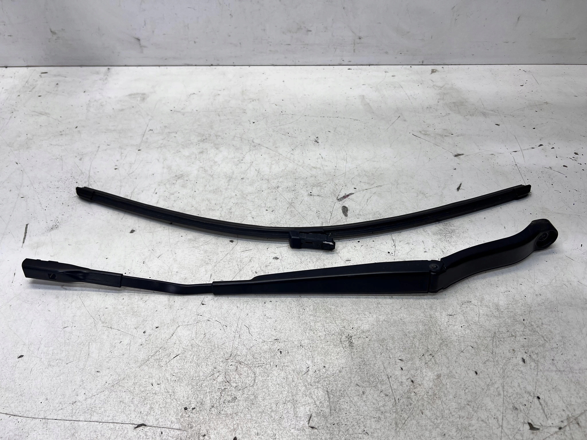 wiper arm right AUDI Q7 4M 4M2955408