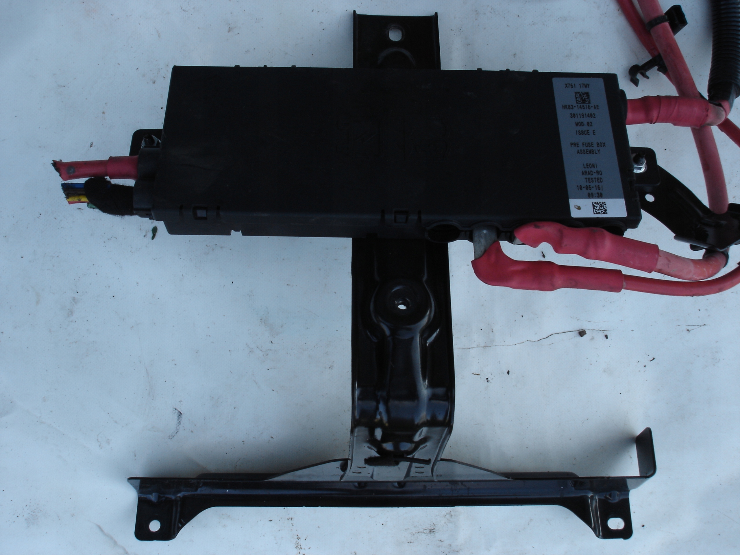 JAGUAR F-PACE terminal fuse compartment