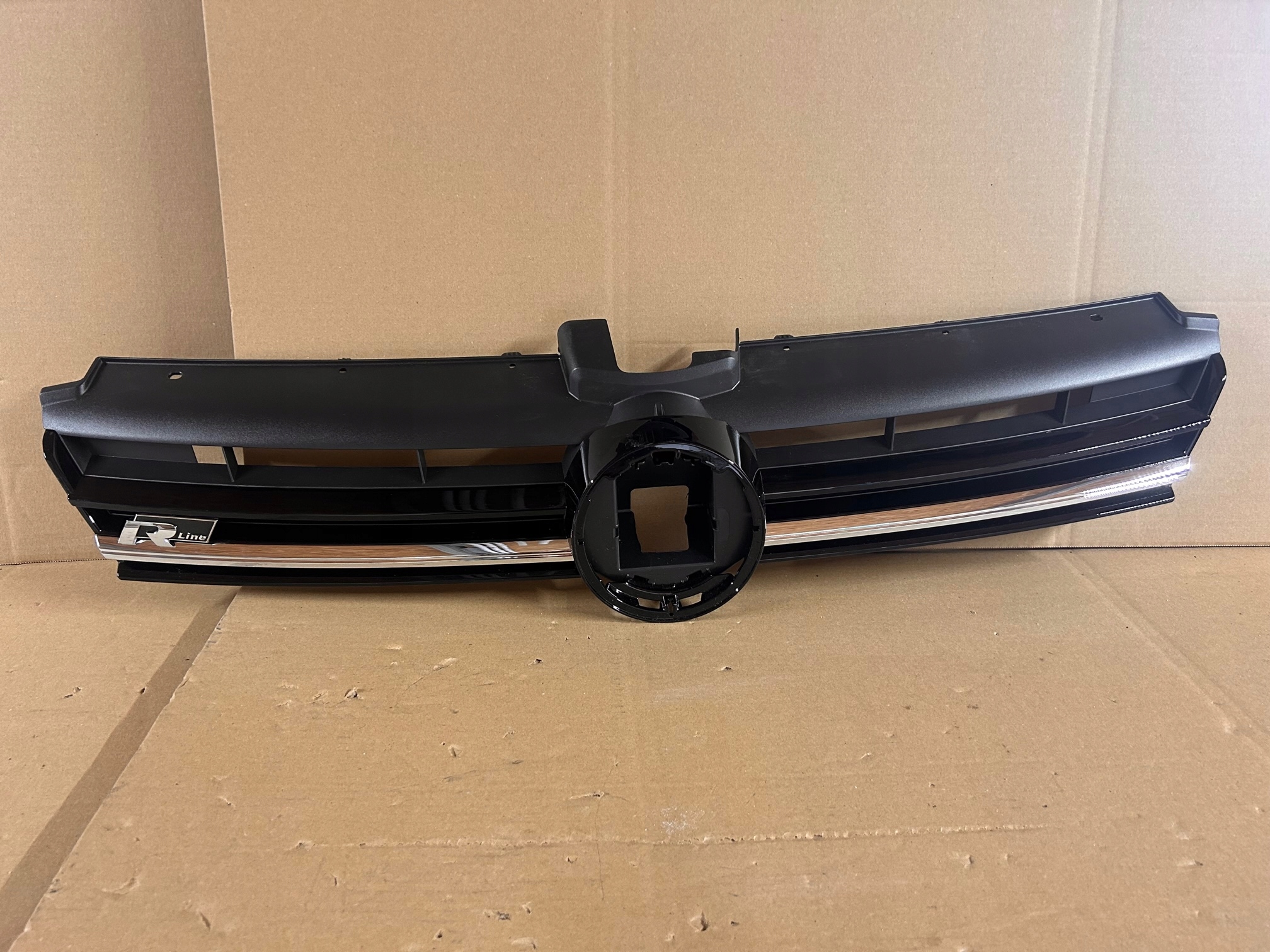 VW Golf V Kühlergrill FRONTGRILL Kühlergitter 5G0853651CP - Thumbnail 4