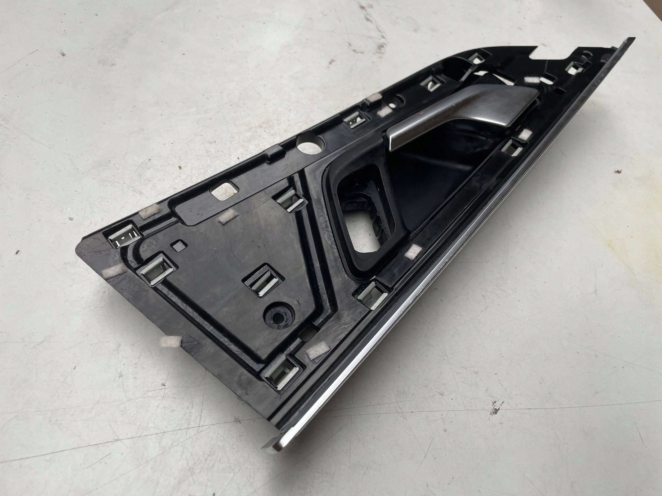 Audi Q7 4M handle inner rear part left Ambiente 4m0839019d !J