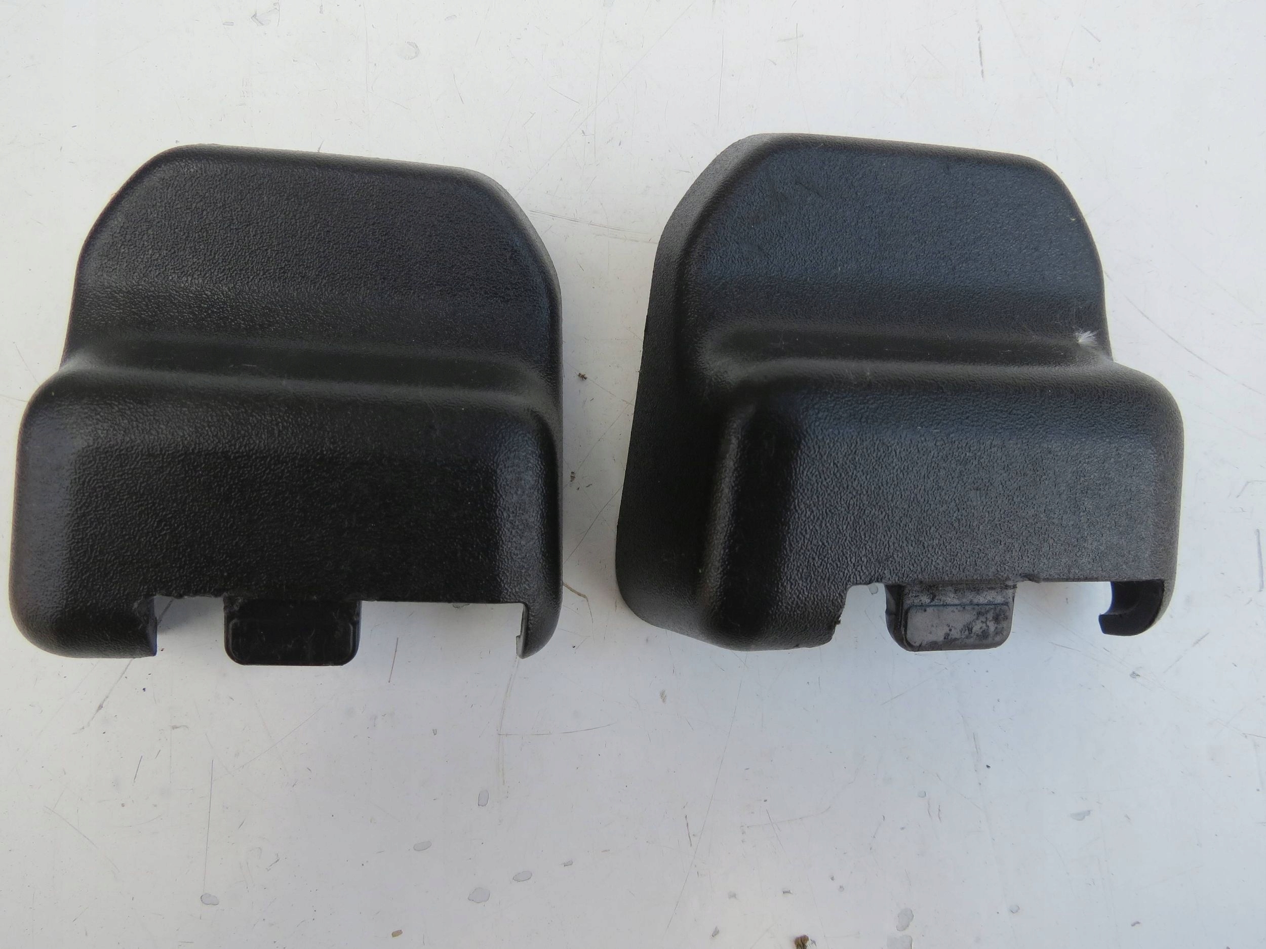 Blende Abdeckung Schiene SITZ links VOLVO S60 2.0 V60 XC70 V70 30697914
