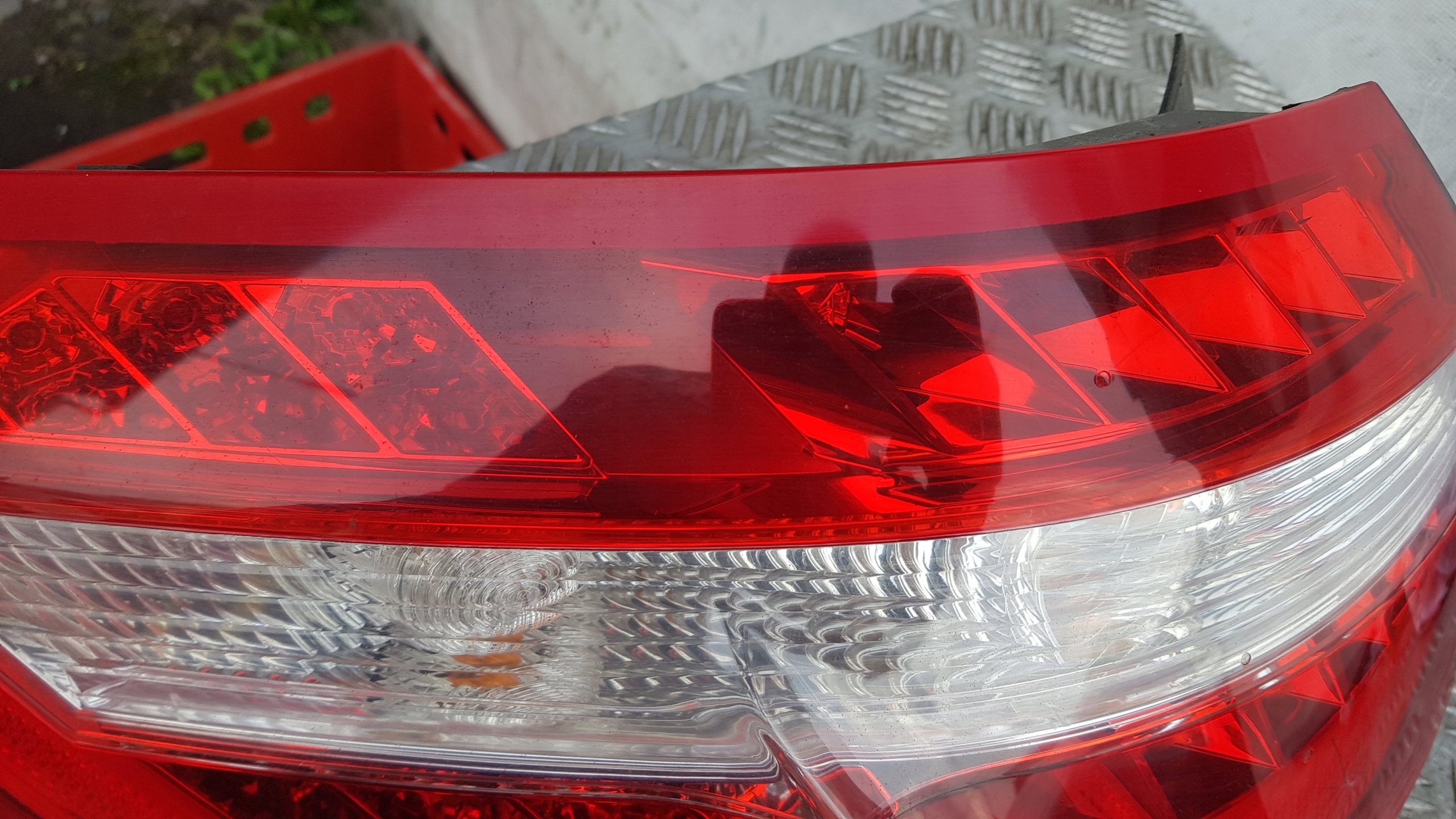 MERCEDES W212 light left rear part sedan