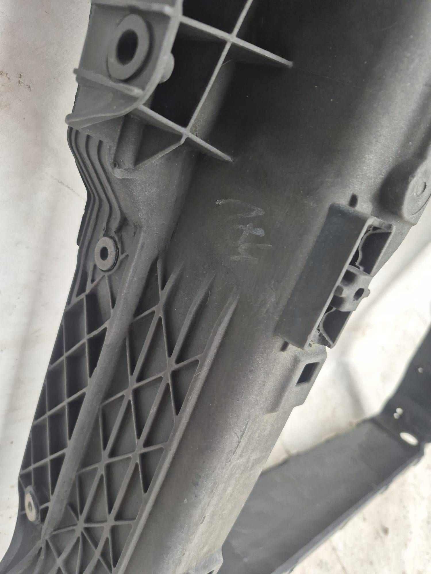 SKODA KODIAQ and 565 16- support panel for radiators pillar 565805588J