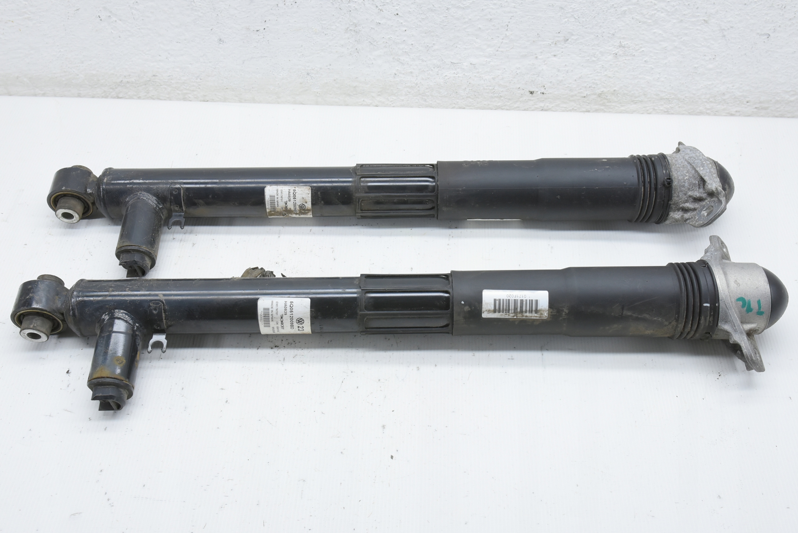 VW GOLF SPORTSVAN SKODA AUDI AMORTYZATOR TYŁ