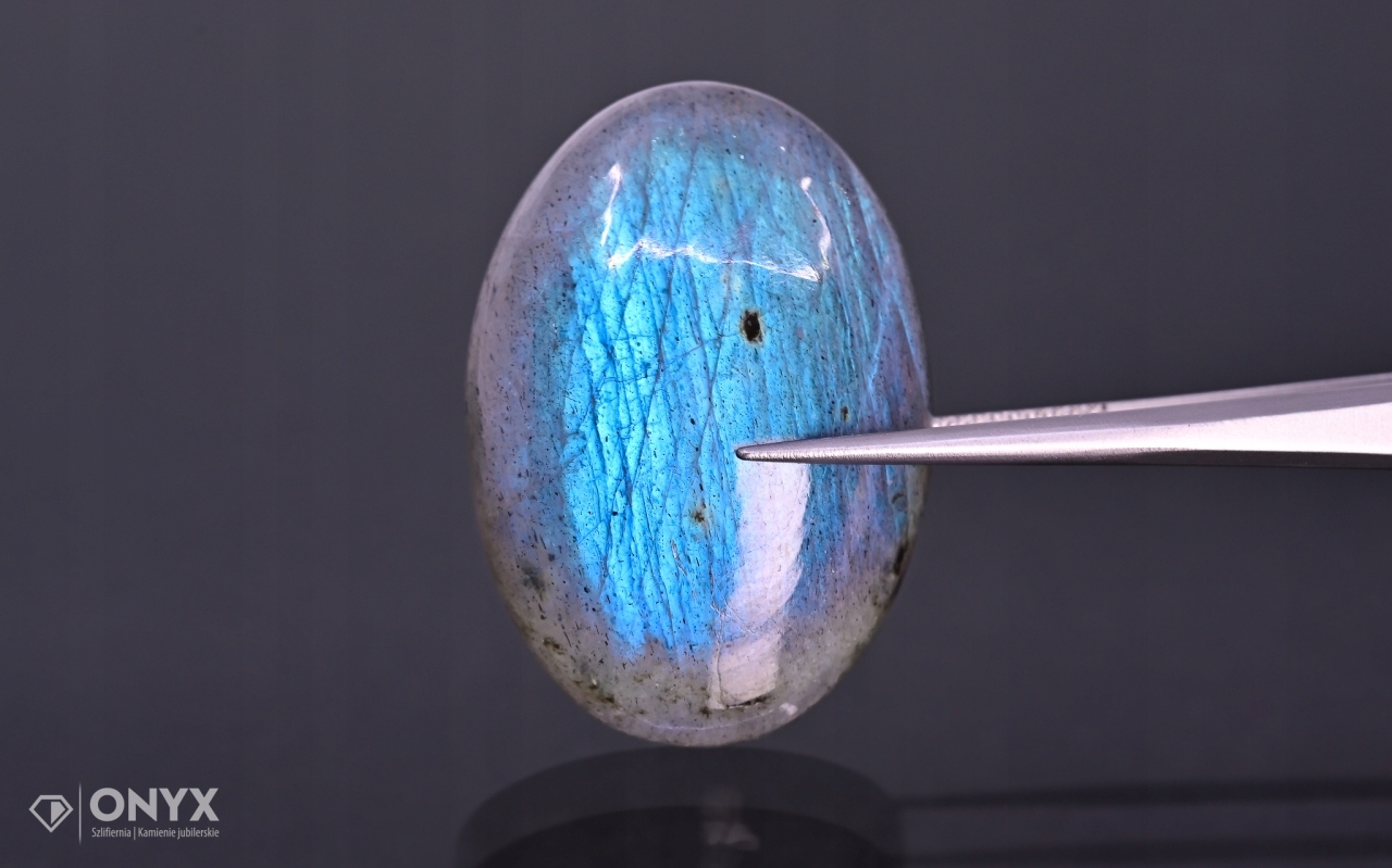 Labradorit kabošon ovál 32x23 mm