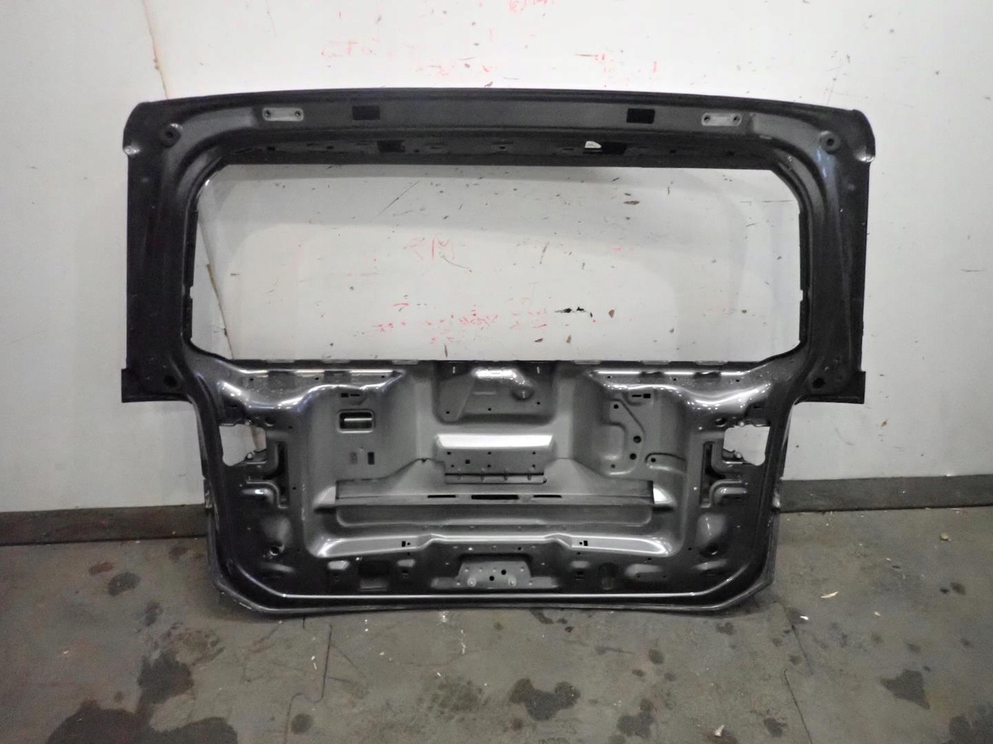 kapota VW TOURAN 2015- 5T
