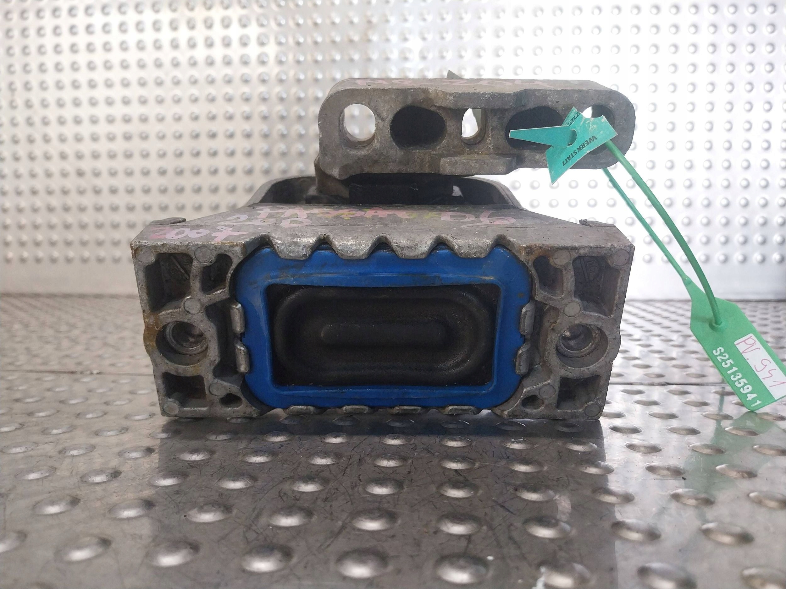 holder engine mount 1K0199262P VW PASSAT B6 B7 1.9 TDI