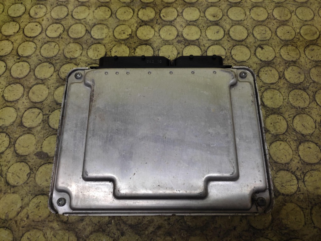 SEAT ALHAMBRA control unit of the engine 0281011144