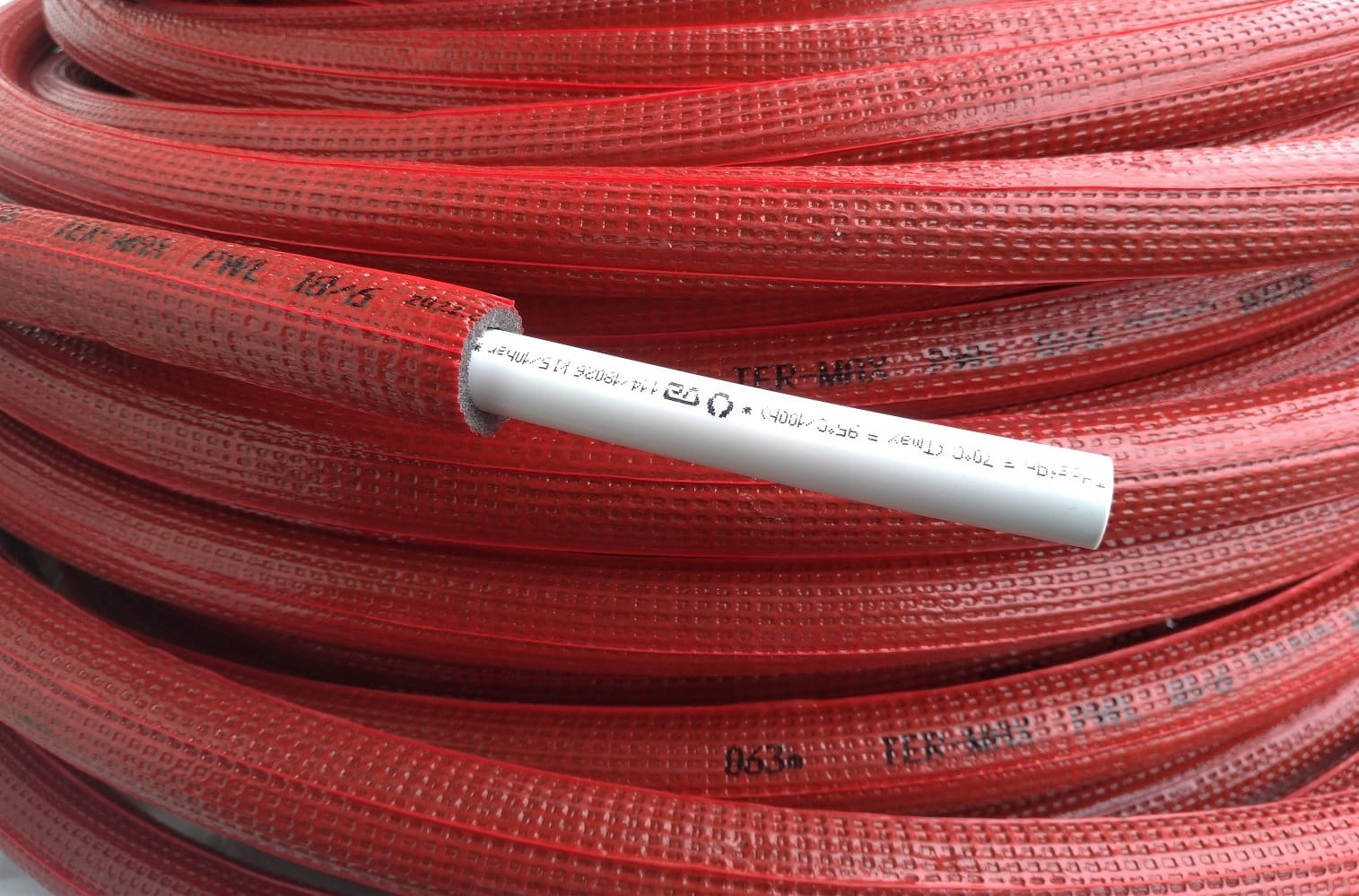 

Rura pex w otulinie Wavin 16/2,0 czerwona 100m