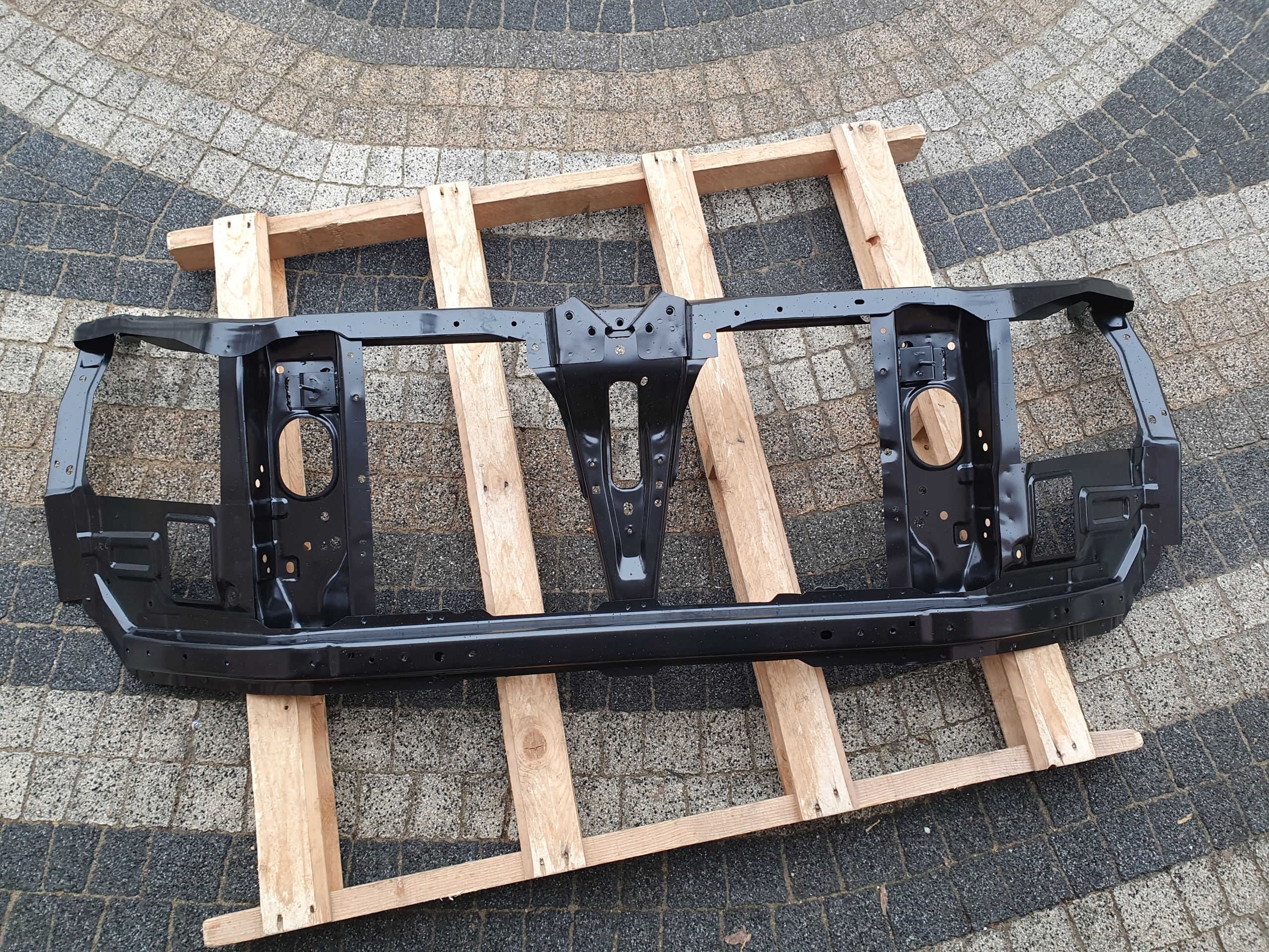 Ford Ranger 2012-23 pas przedni