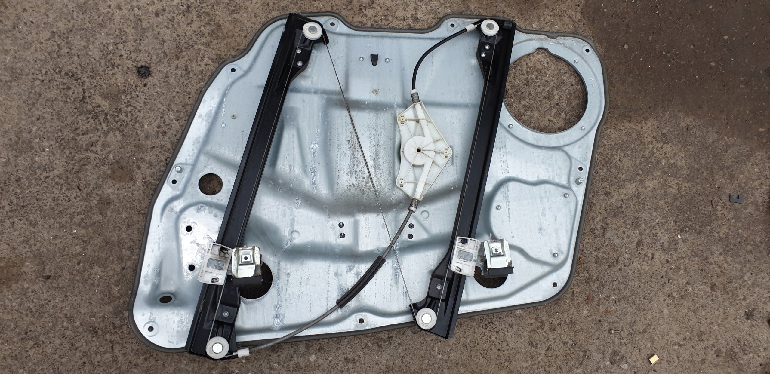 window regulator front left sheet metal MERCEDES R W251 OE EU
