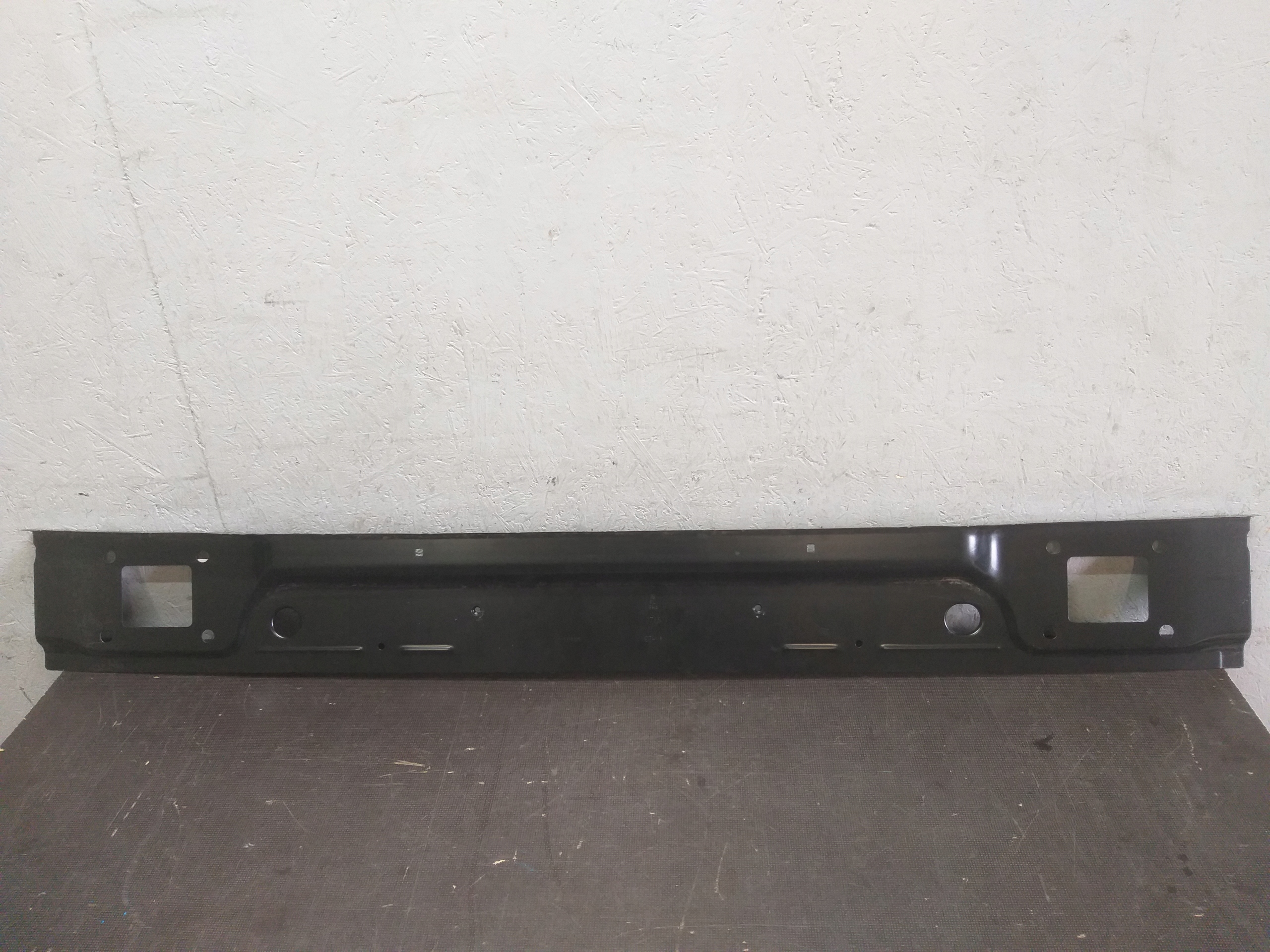 PAS TYŁ VW CRAFTER II 2 2N0813305