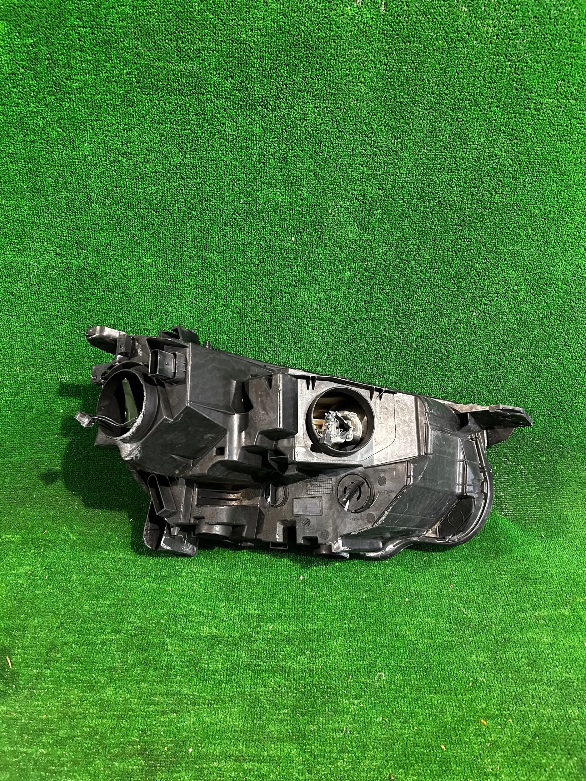 REFLEKTOR left PEUGEOT RIFTER V 18- NR.R