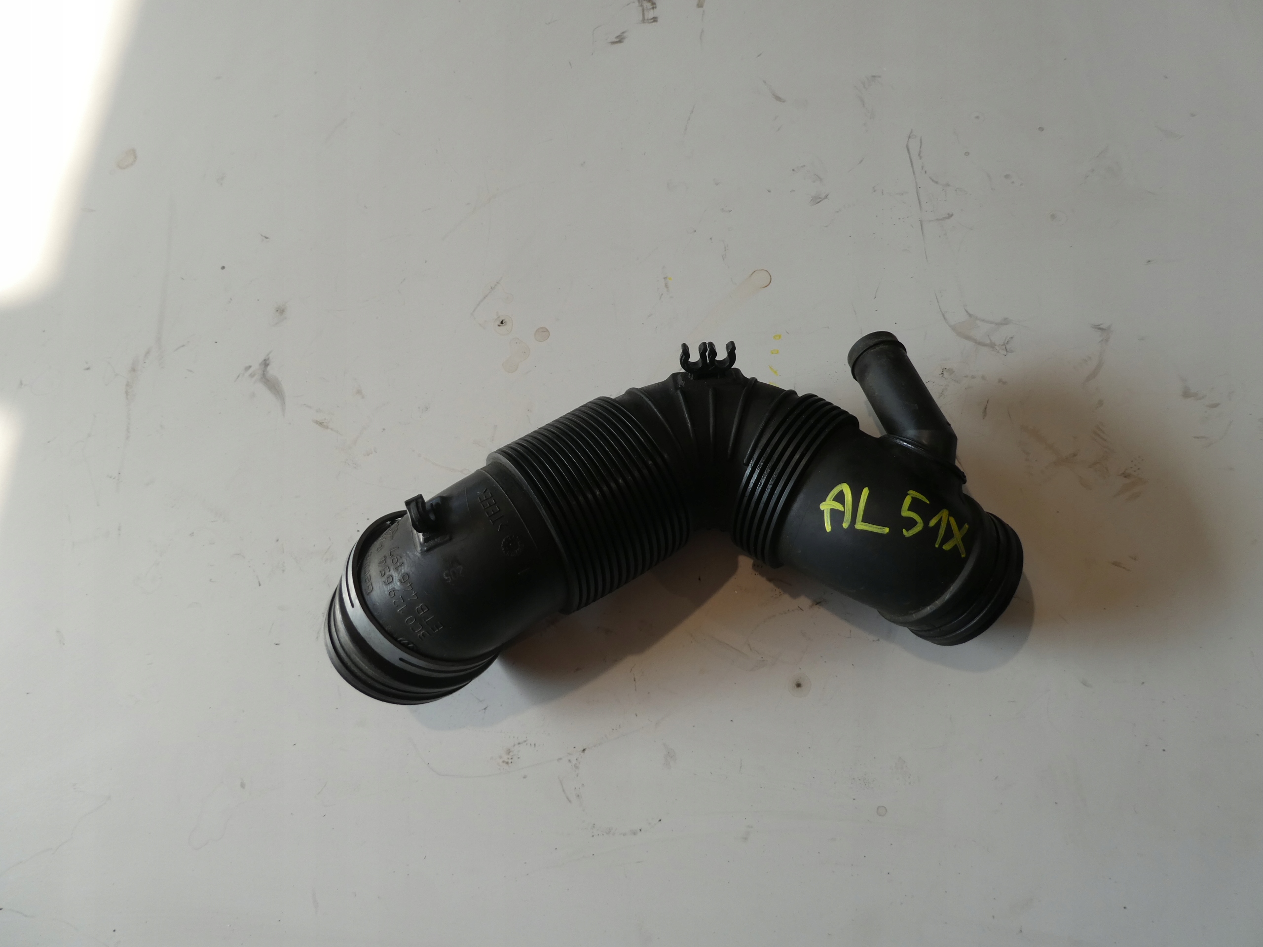 VW AUDI SEAT pipe air 2.0TDI 3C0129654P