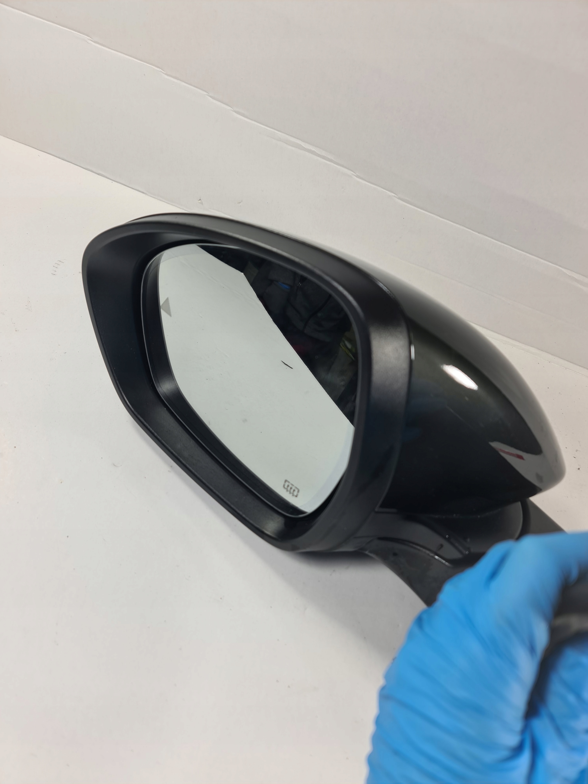 STELVIO Q4 LUSTERKO LEWE 10+8 PIN CZARNE Numer katalogowy części STELVIO Q4 LUSTERKO LEWE 10+8 PIN CZARNE