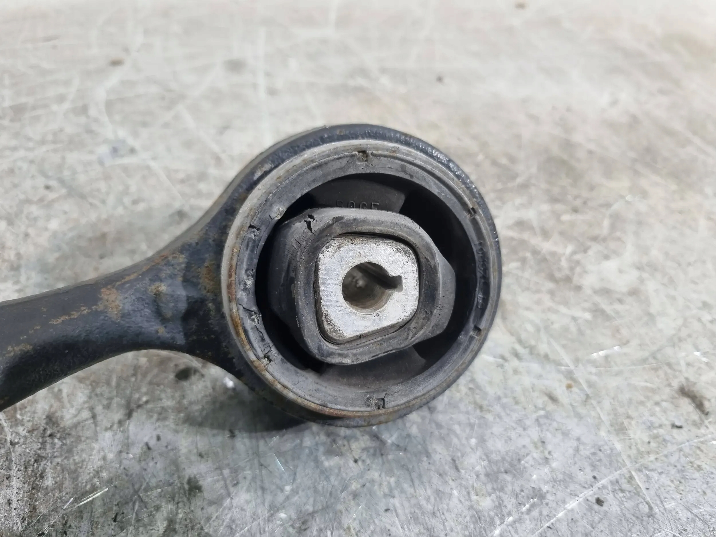 QUERLENKER UNTERER VORNE RECHTS 6768984 BMW E84 E90 E91 E92 E93 XDRIVE