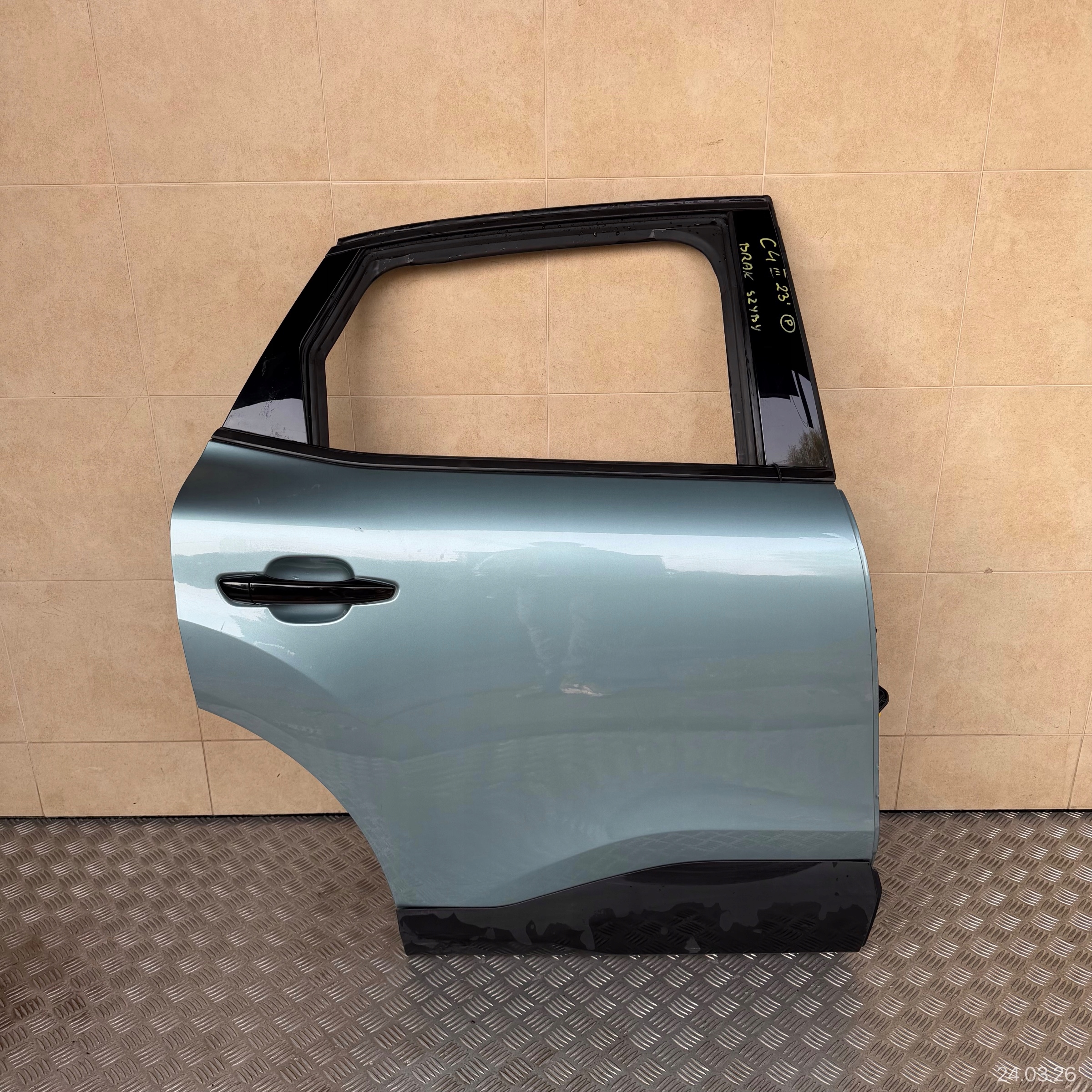 door complete rear. right CITROEN C4 III 2023 ROK does not have windows