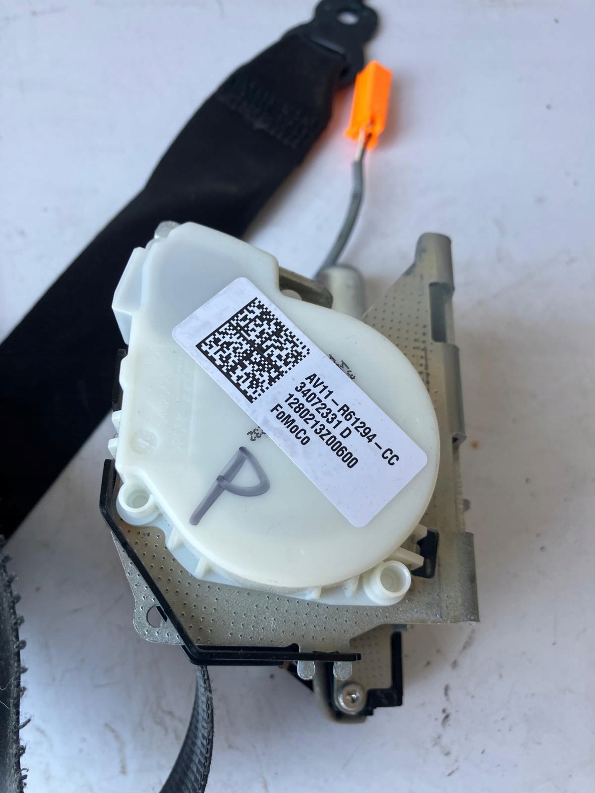 ремень безопасности FORD B MAX AV11-R61294-AC