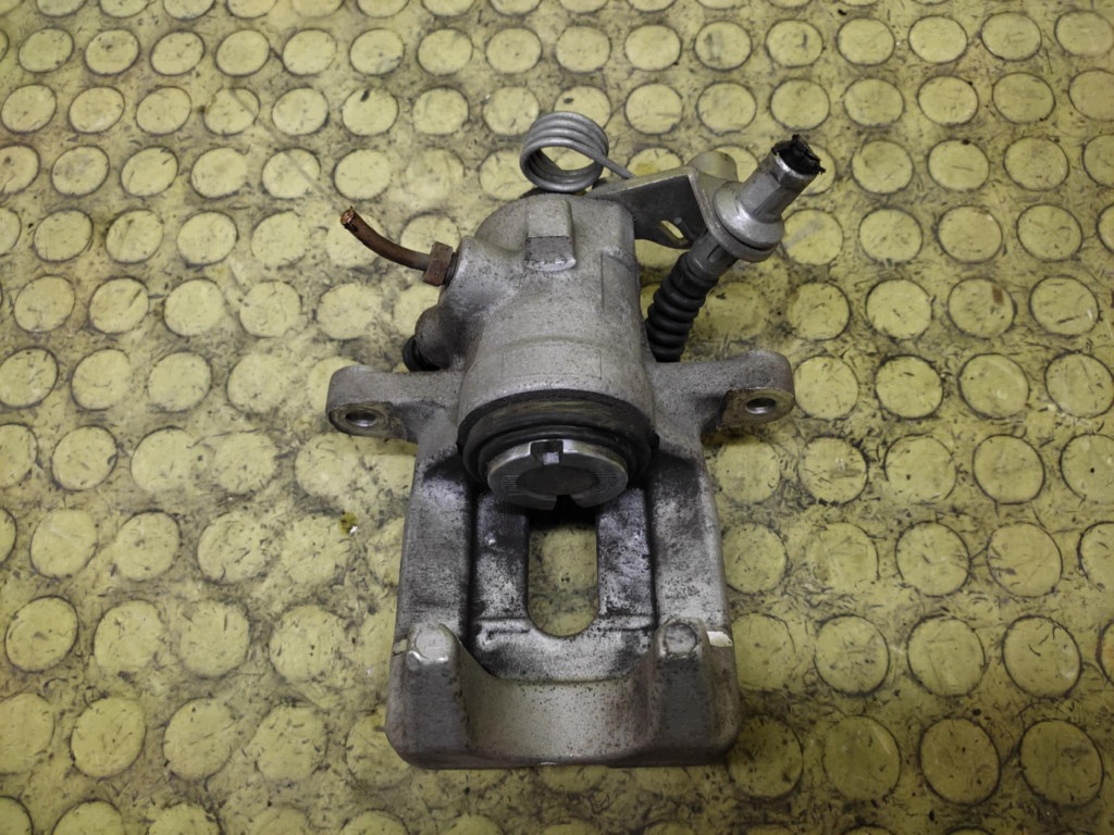 PEUGEOT 307 caliper brake right rear part