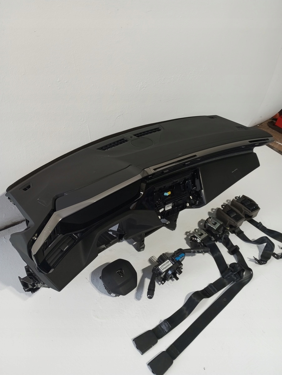 console dashboard PEUGEOT 408