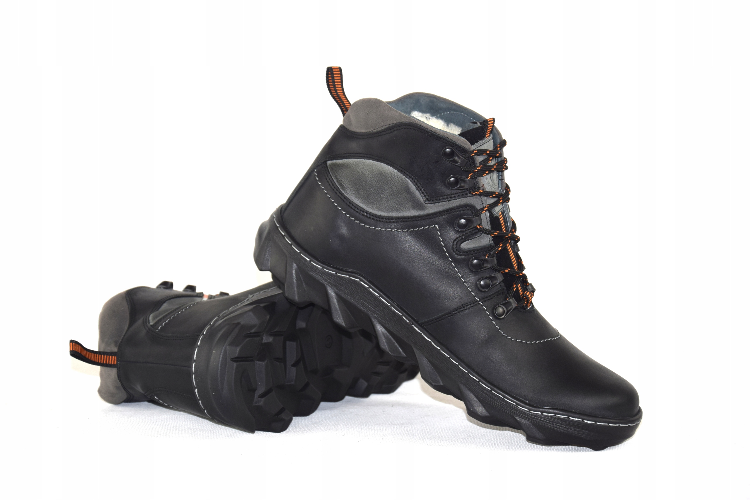 Buty zimowe skórzane ocieplane buty 150 r.45 Kolor czarny
