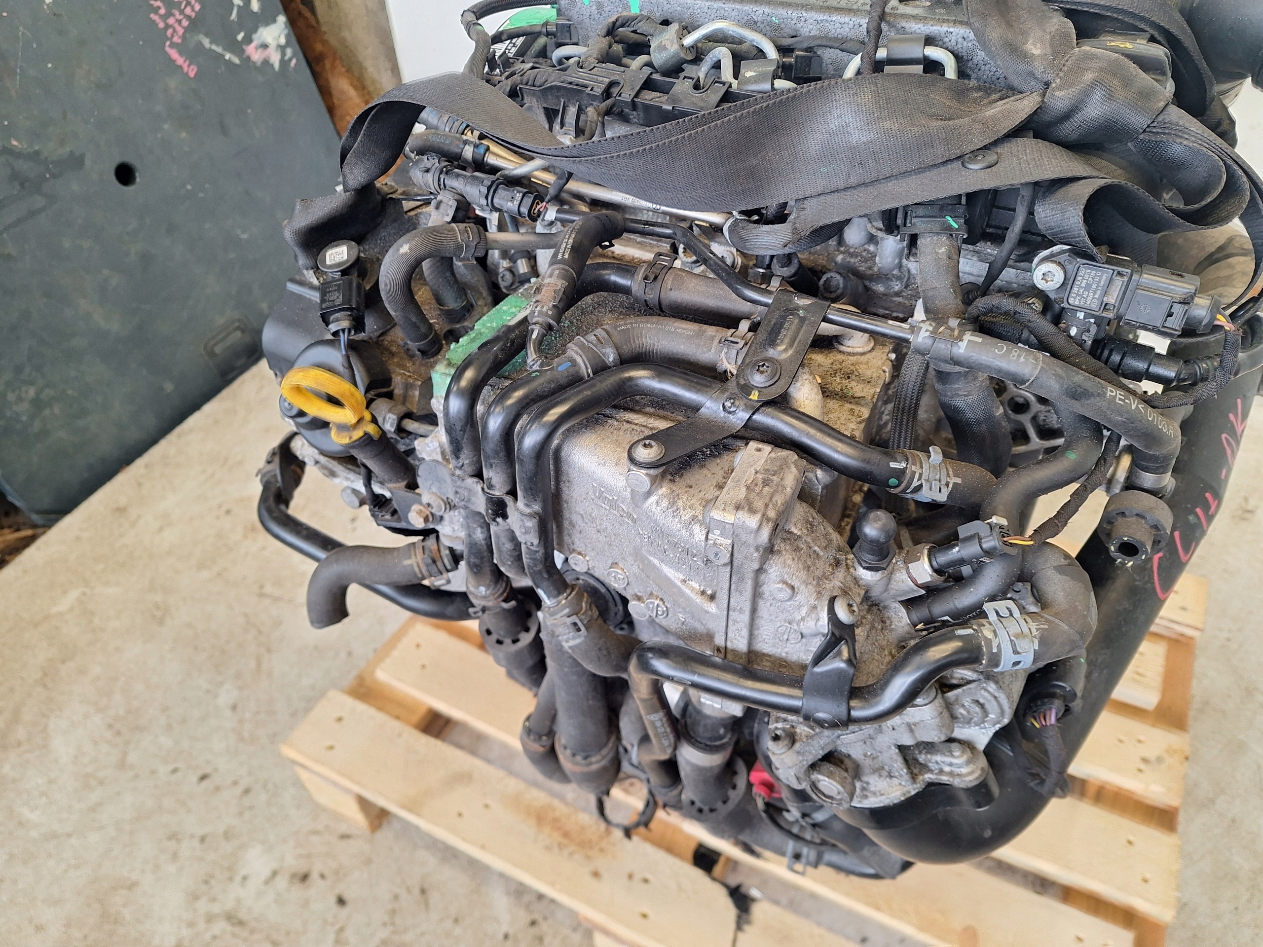 VOLKSWAGEN SEAT SKODA AUDI engine 1.6 TDI CLH 105KM