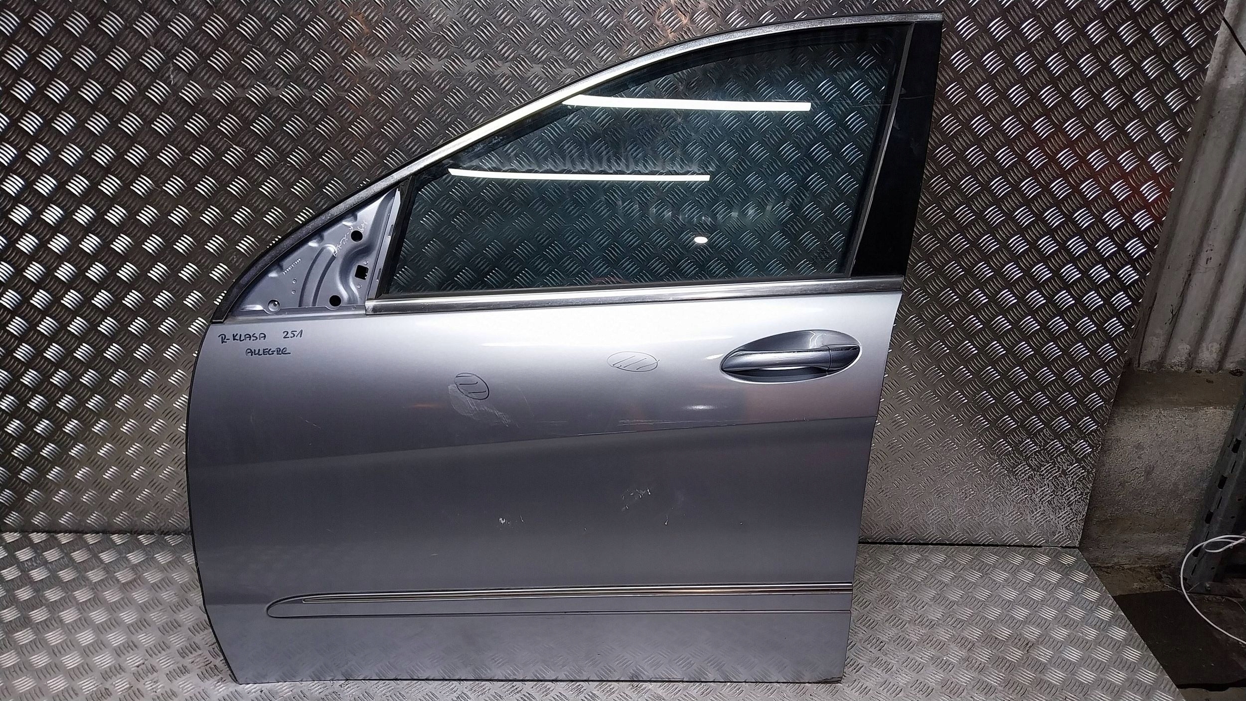 door front left MERCEDES R-KLASA W251 05