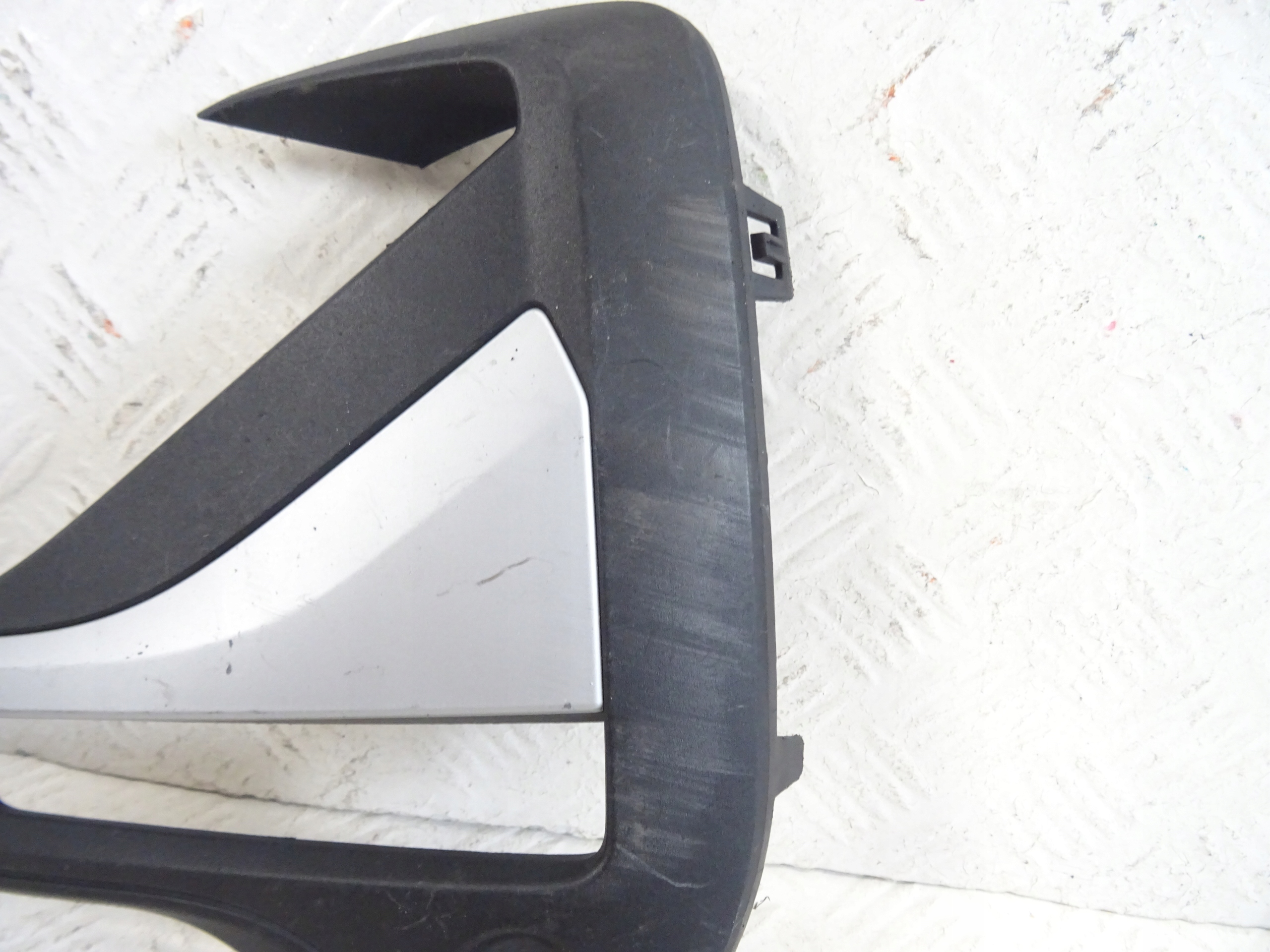 grid of a bumper front front left BMW X1 F48 51117954249