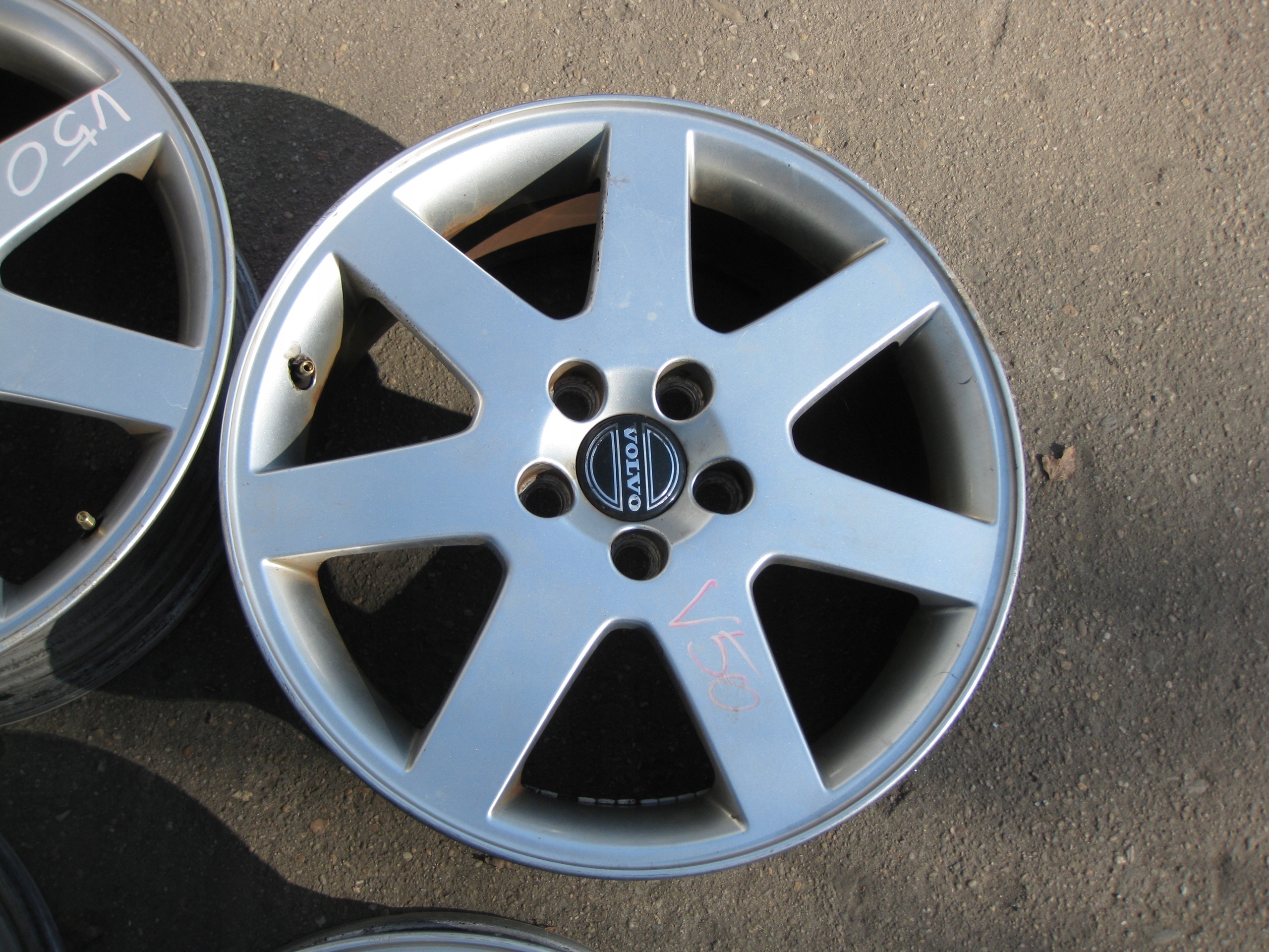 VOLVO V50 discs aluminium 17" ET 52,5 KOMPLET nice