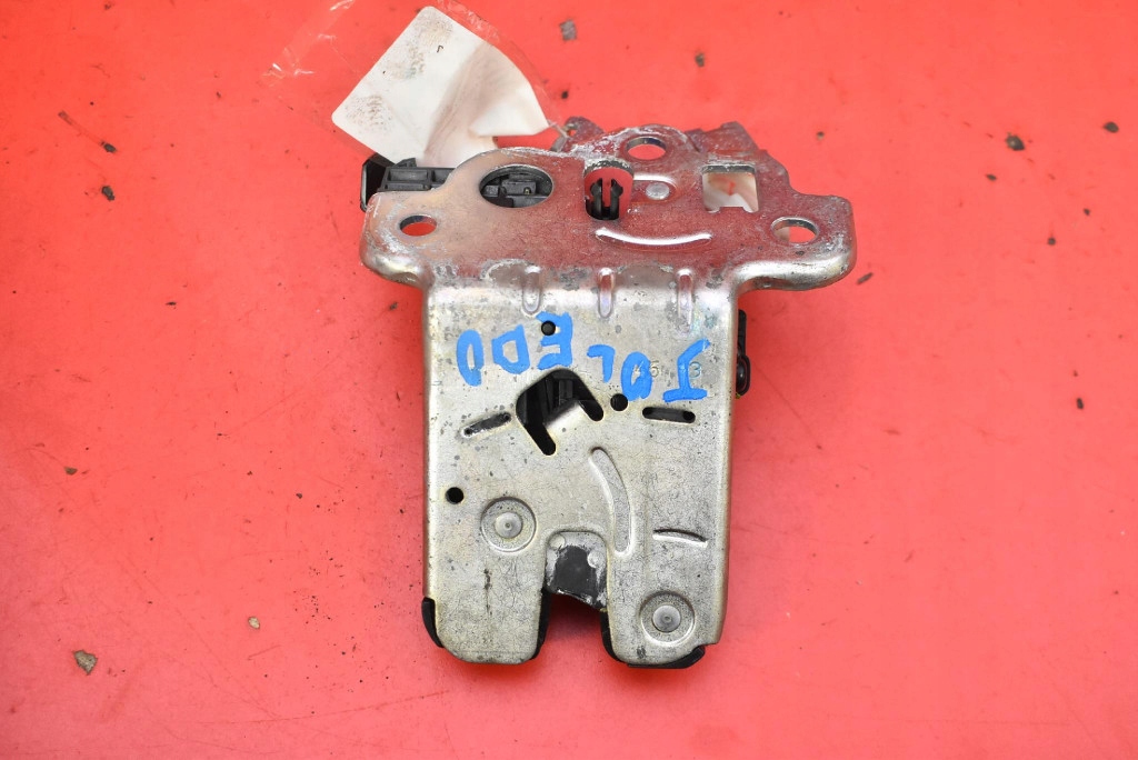 lock bonnet rear part boot 5E0827505 SEAT TOLEDO 4 IV 12-17