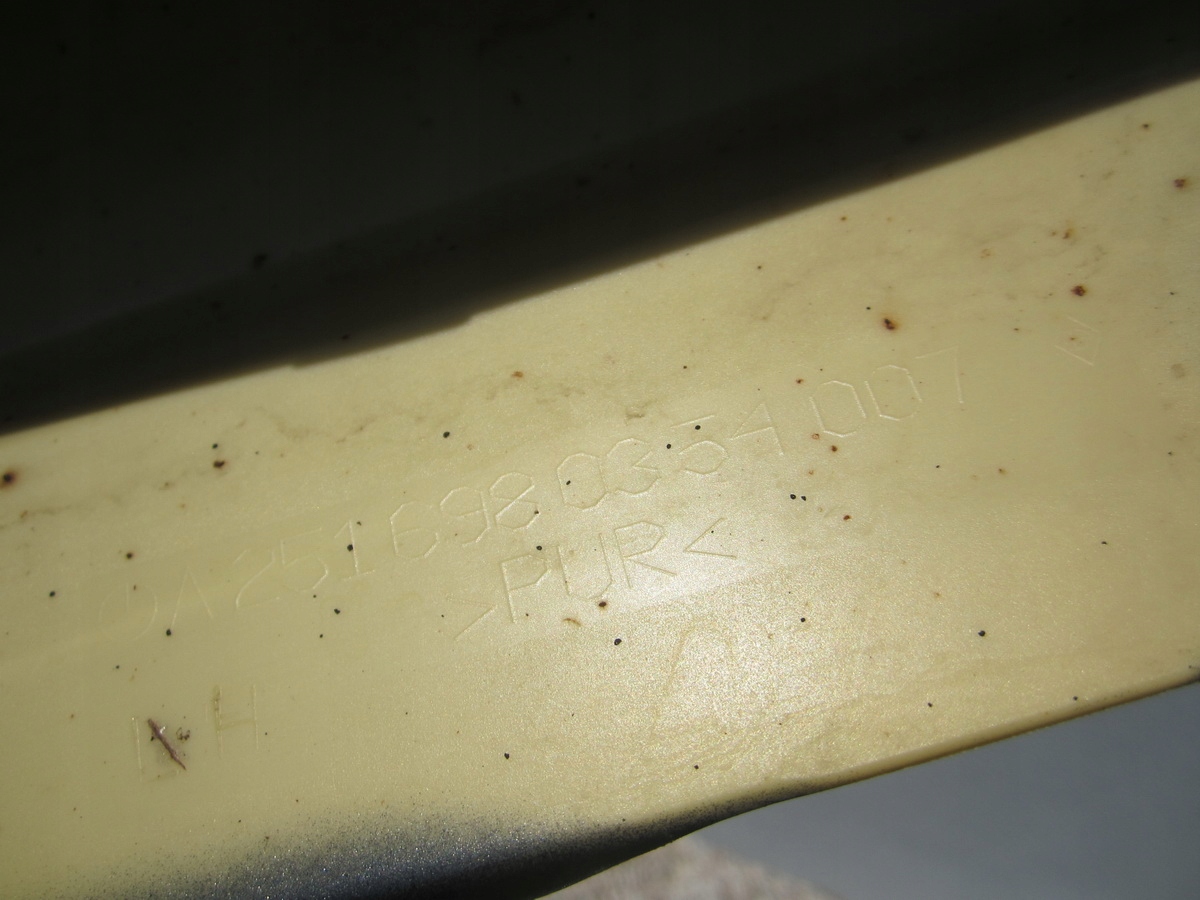 cap threshold of the threshold left Mercedes W251 R-class Long 112