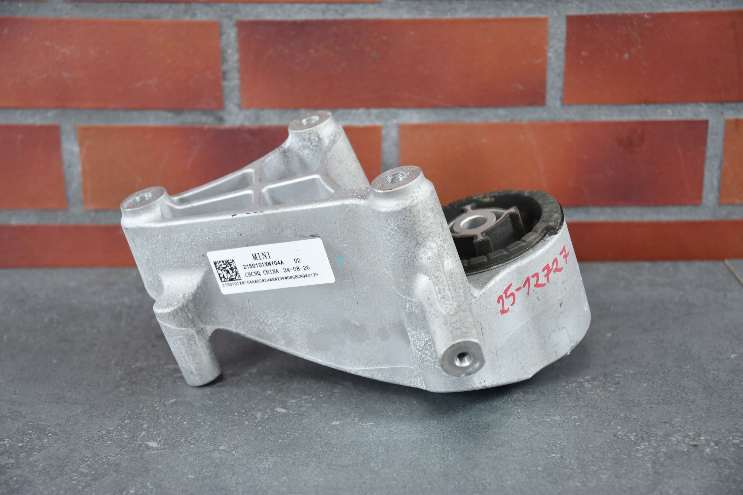 engine mount right sususpension holder MINI COOPER J01 J05 8858907