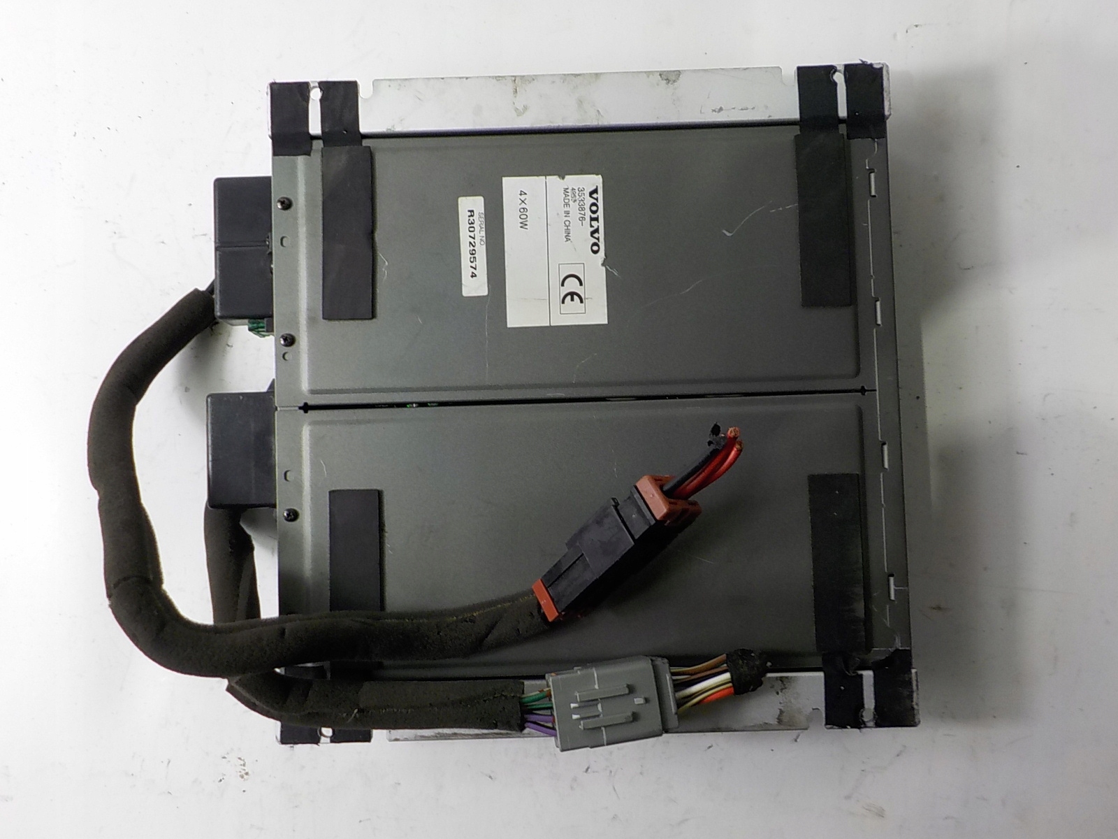 VOLVO S70 C70 Verstärker RADIA GLOSNIKOW 3533876