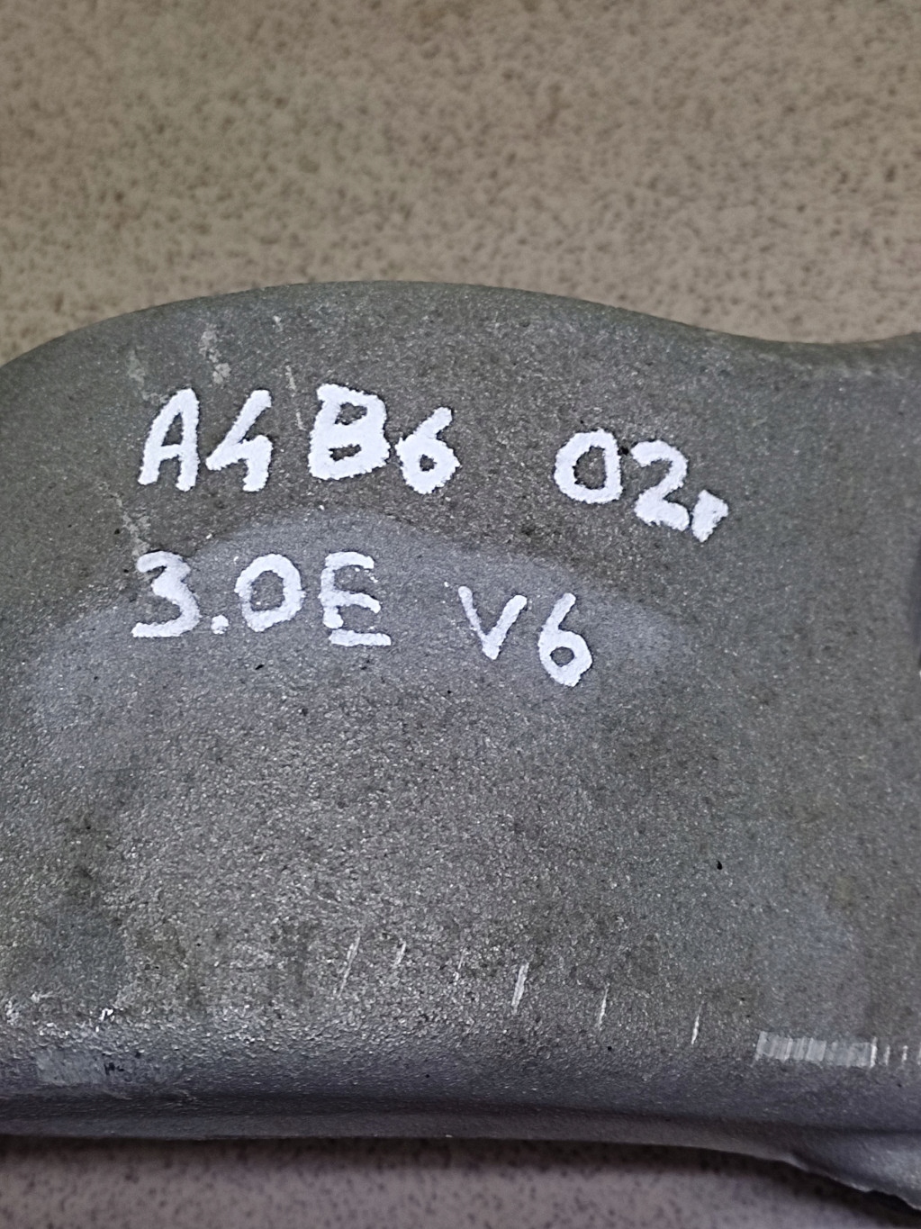 AUDI A4 B6 2.0 V6 supporto Supporto cambio ingranaggi 8E0399263S