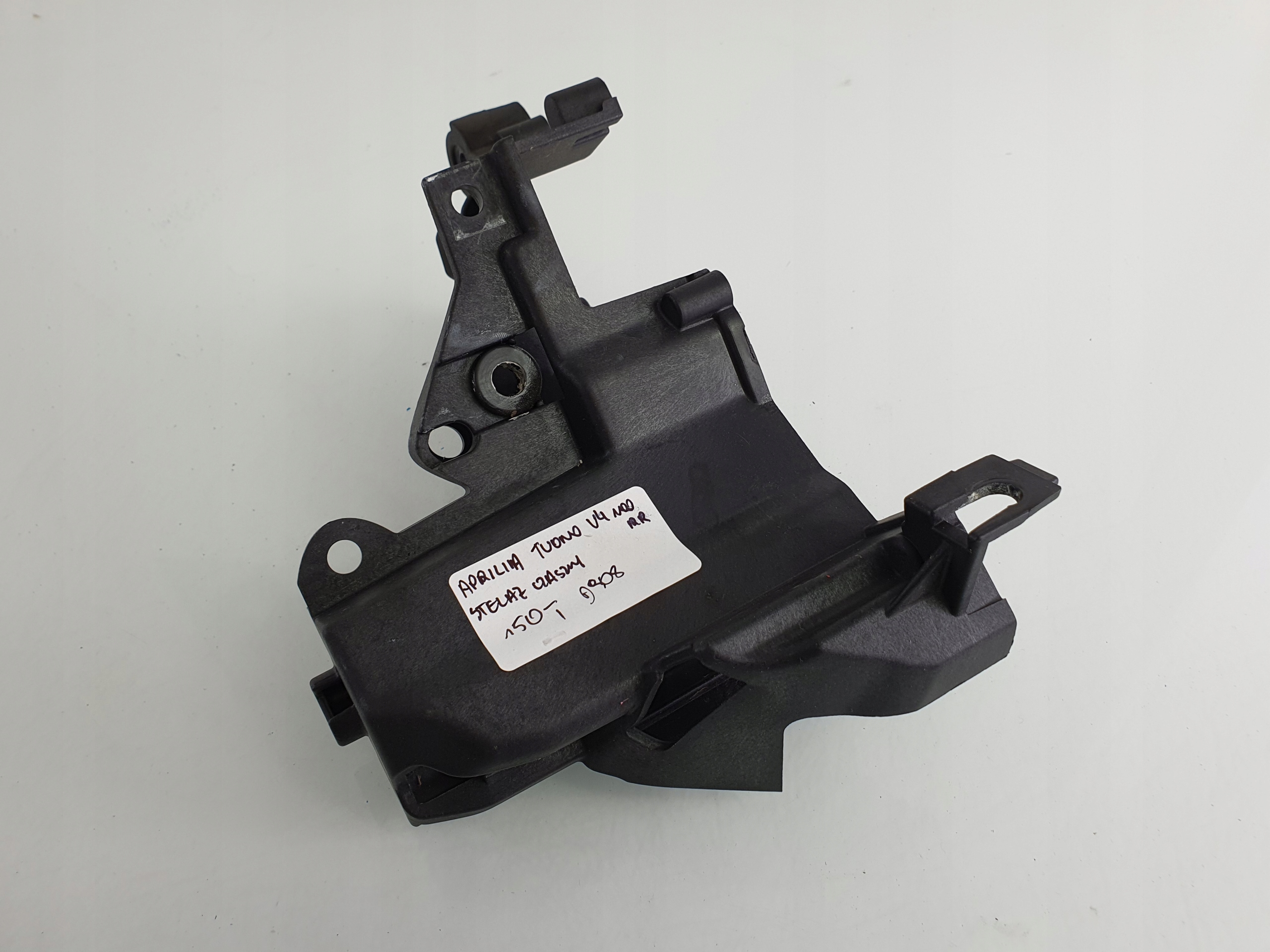 D908 APRILIA TUONO V4 1100 RR STELAZ CZASZY