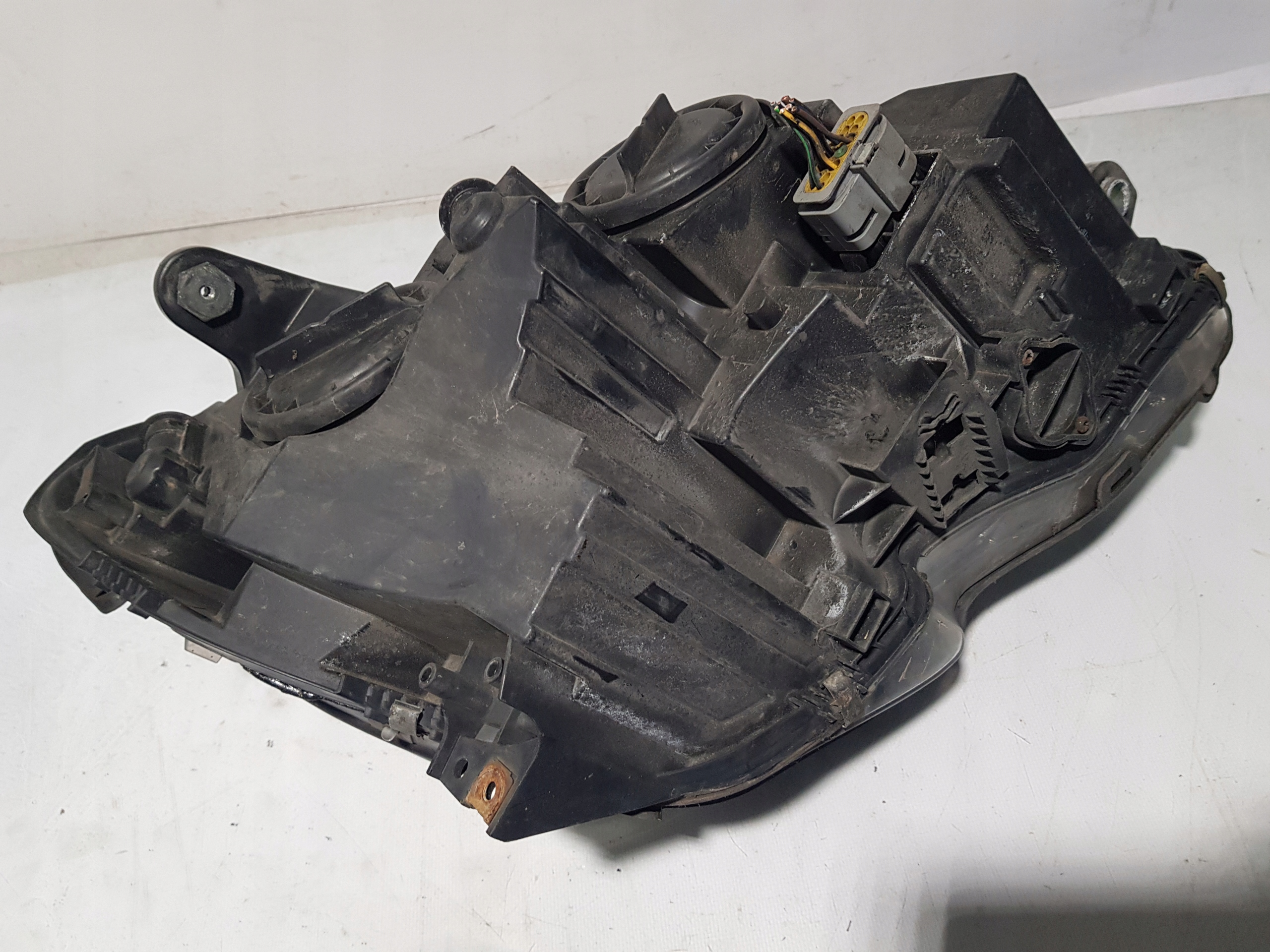 light left front MERCEDES C W204 LIFT A2048205159
