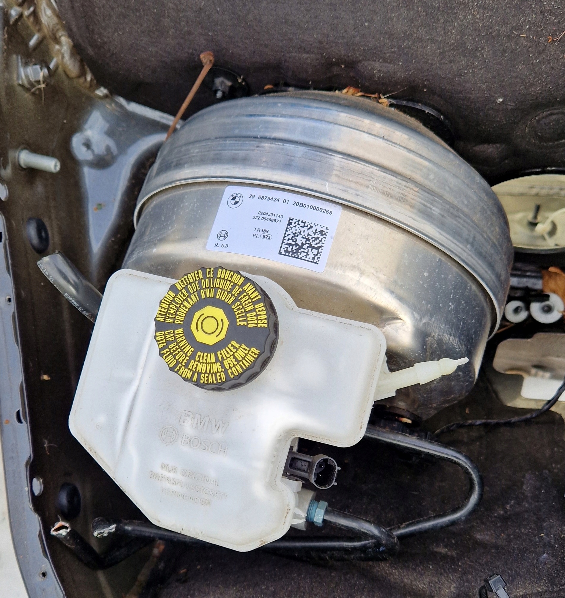 BMW G20 G21 330e сервопривод главный тормозной цилиндр 6879424