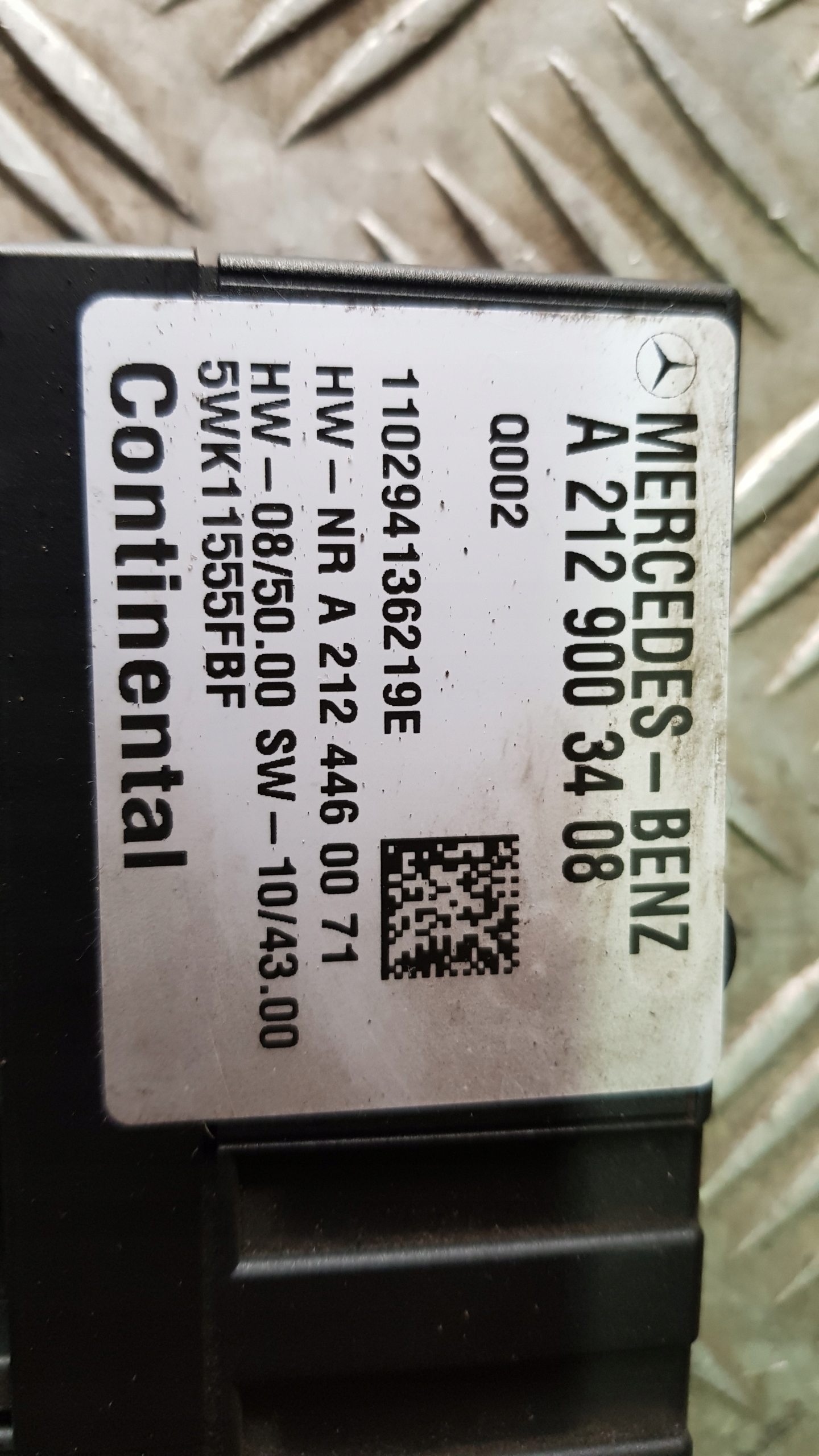 MERCEDES W212 W204 Module POMPY Carburant A2129003408