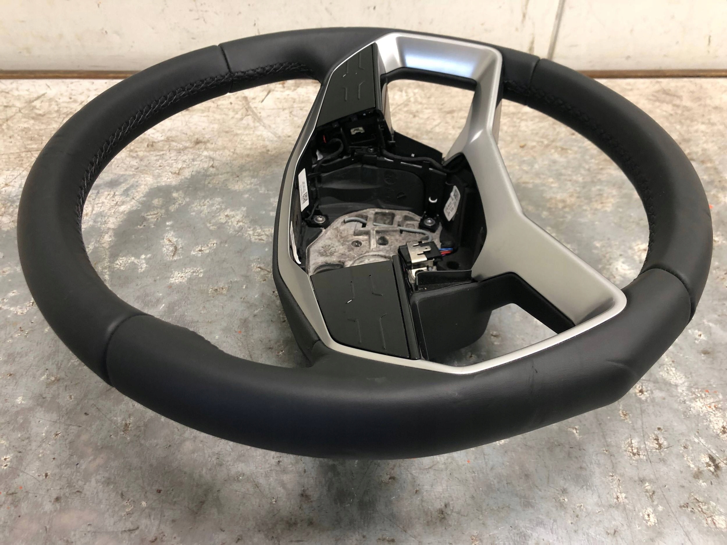 lenkrad Leder MULTIFUNKCJA DOTYKOWA AUDI Q4 E-TRON 89A419091E