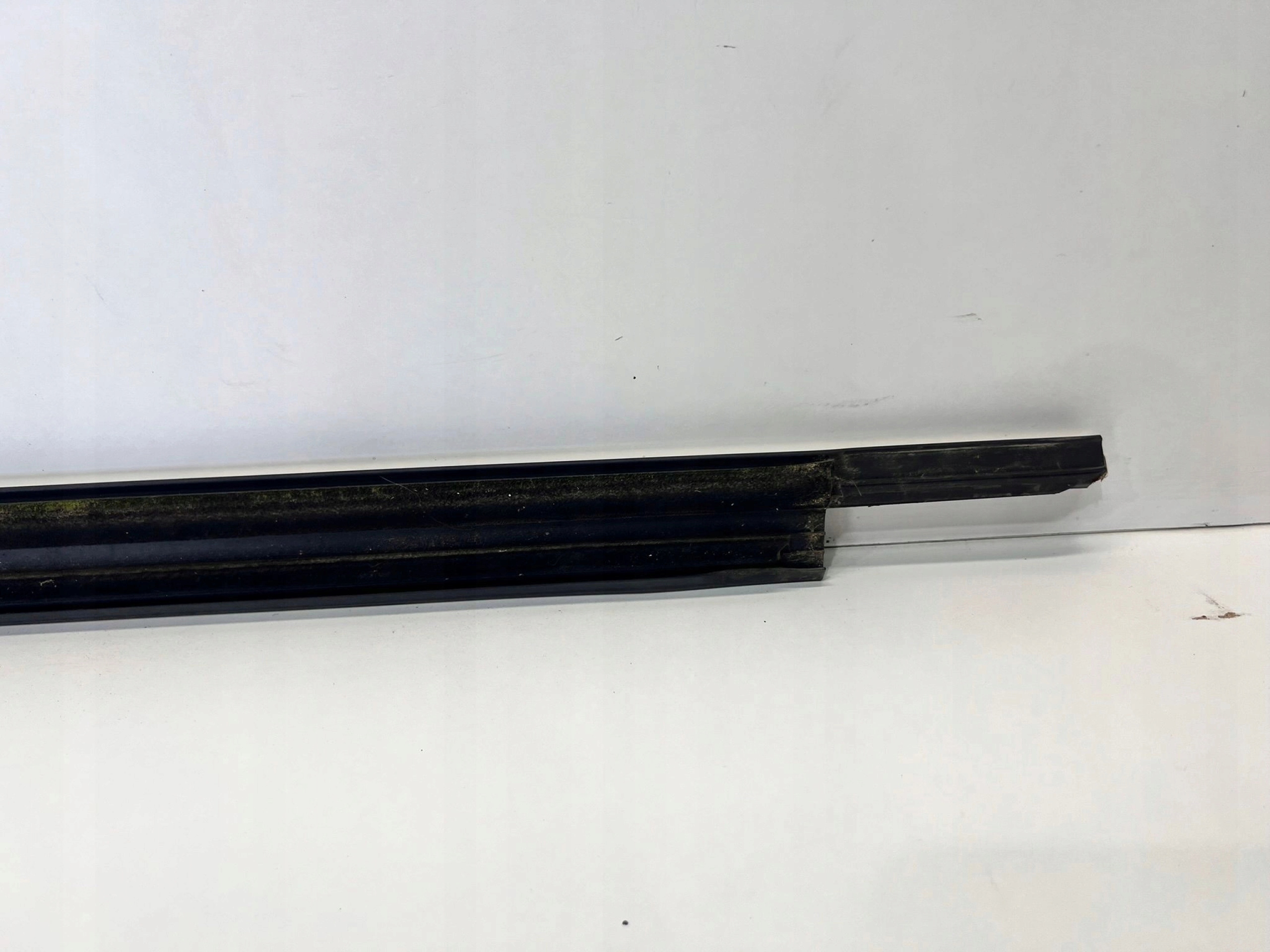 moulding CHROM door left rear part AUDI Q3 8U 8U0853763