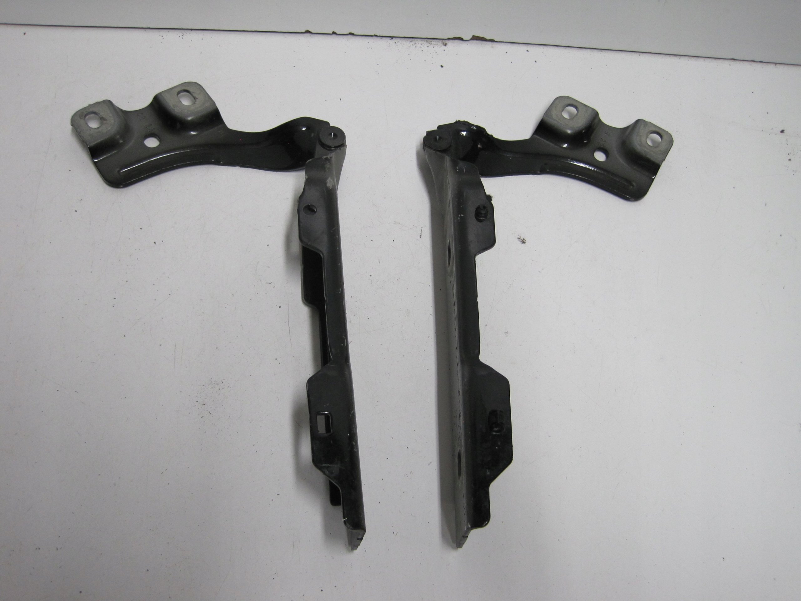 hinge bonnet hinges Audi A1 82A 82A823301 left 82A823302 right
