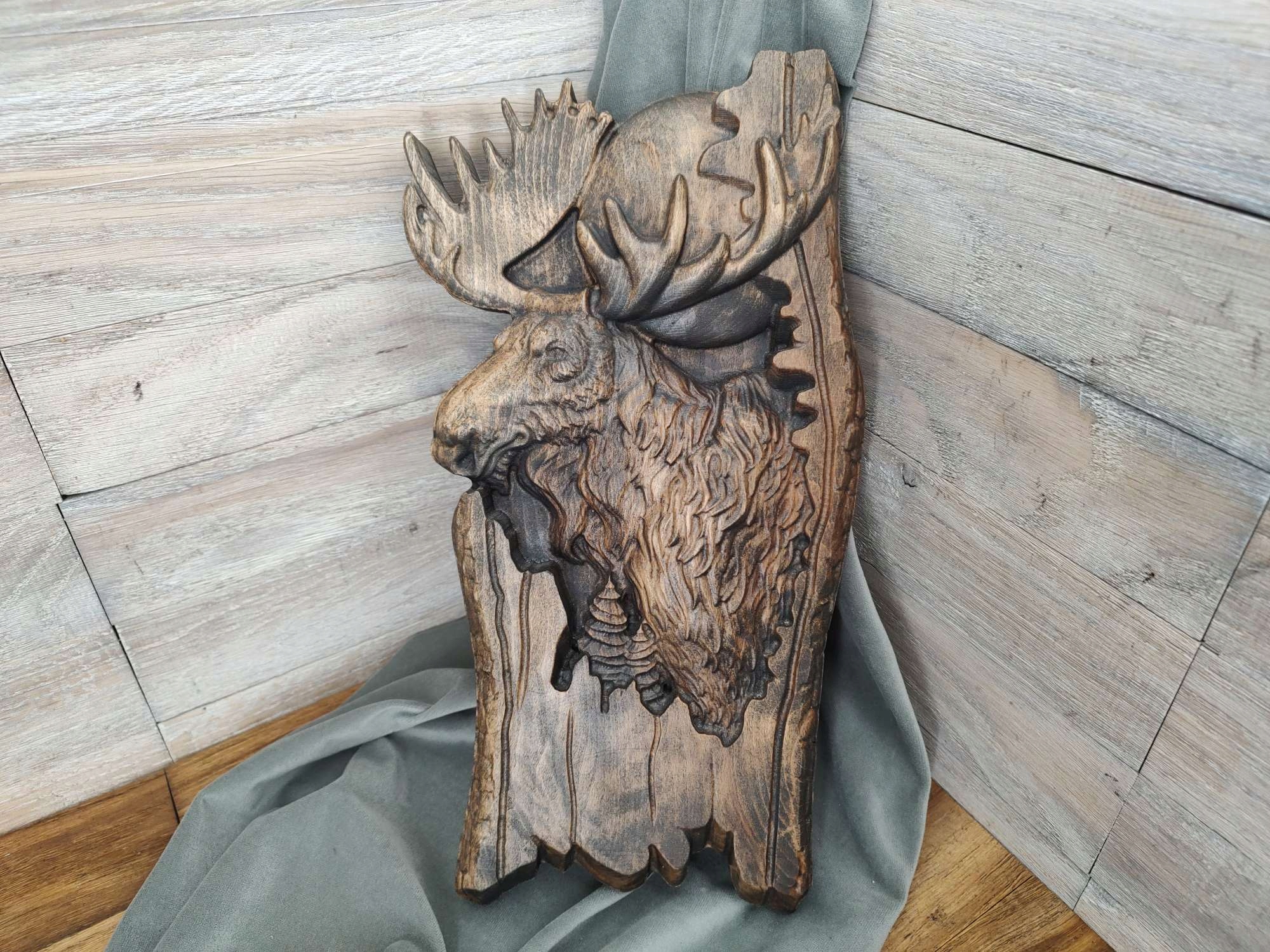 Stromek losí los na pozadí lesa a měsíce dárek pro lovce 30cm