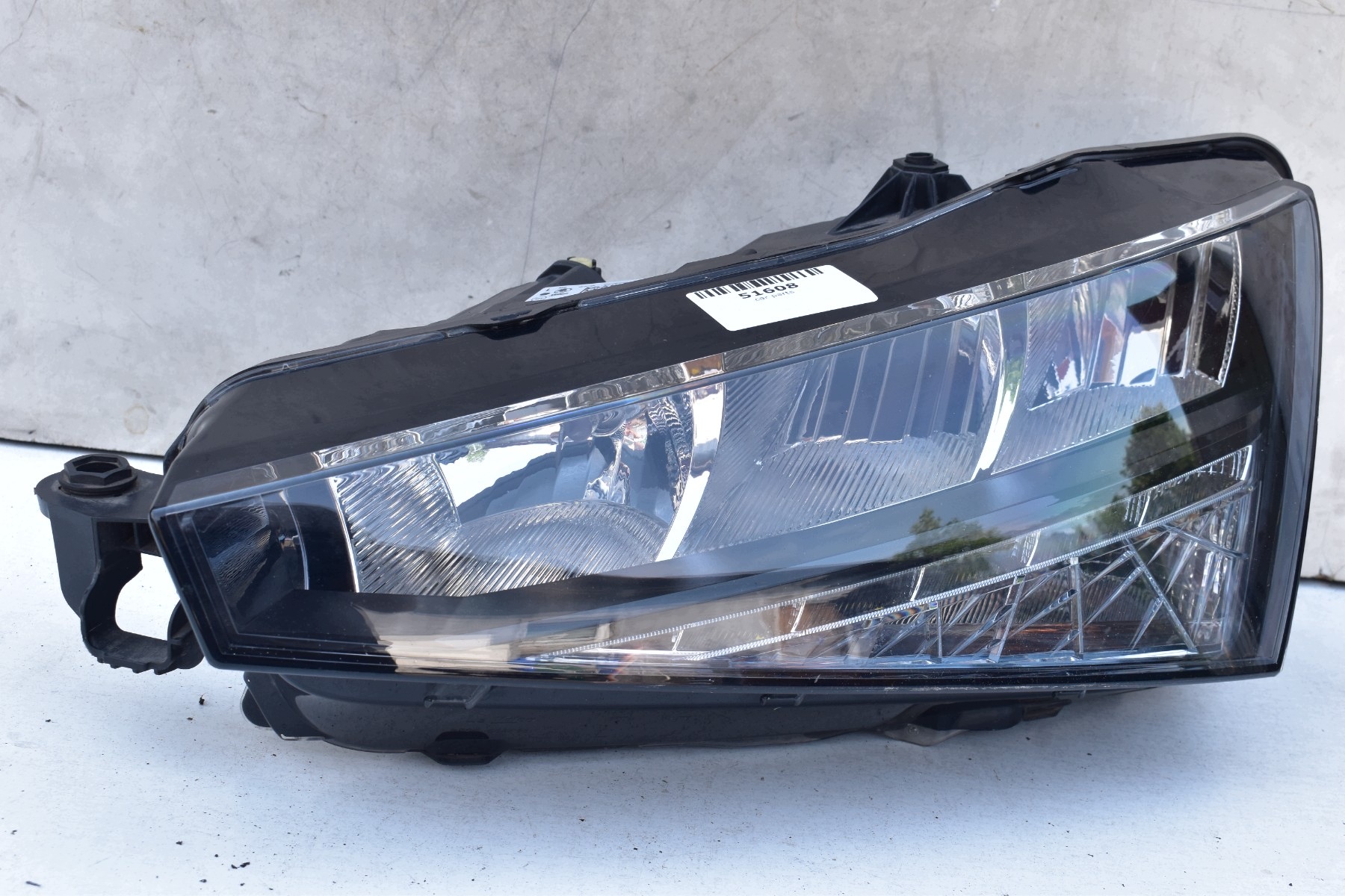 light left front LED SKODA SCALA 2019-2024R 657941019 UK