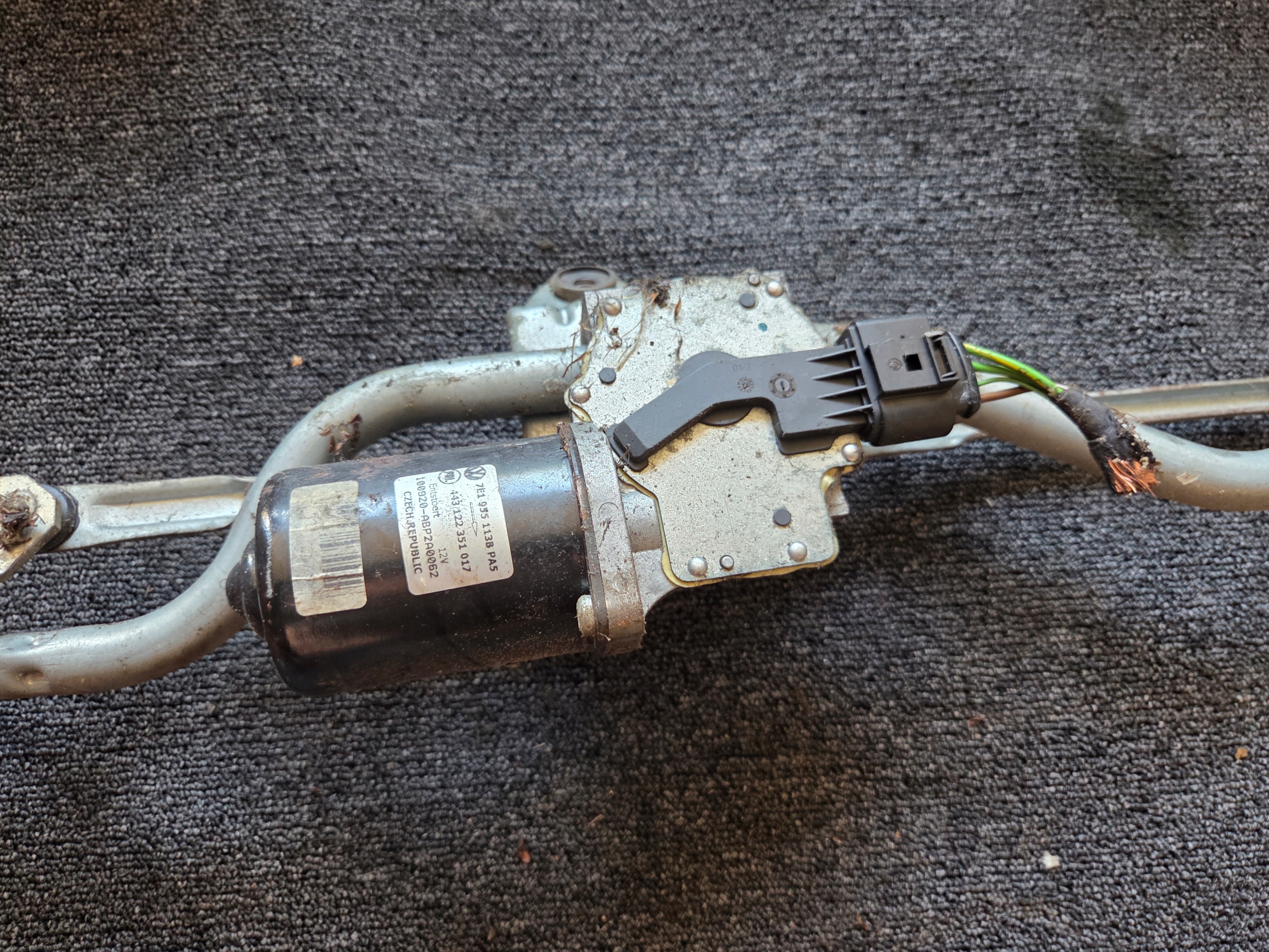 wiper mechanism front Z SILNICZKIEM VW T5 7E1955113B 7E1955023A