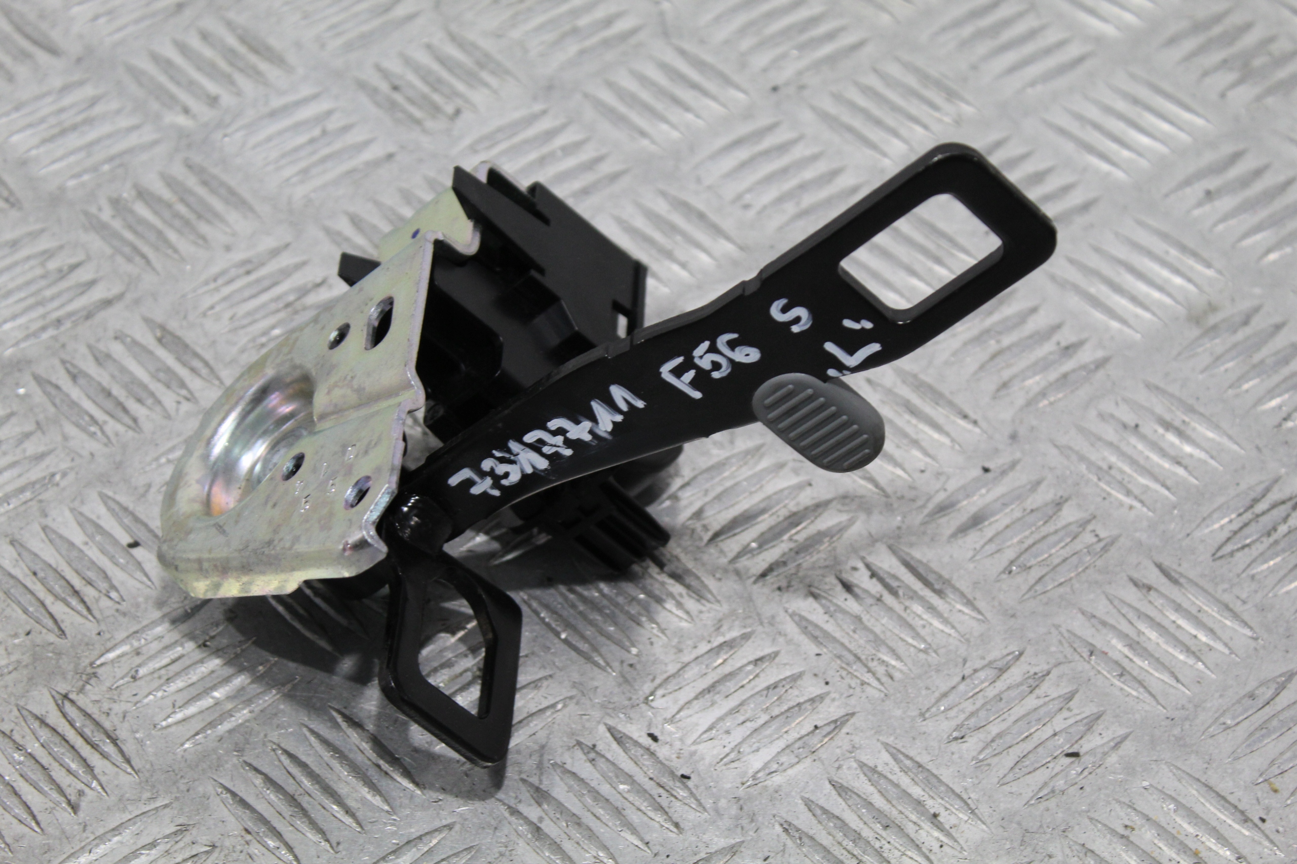 hinge bracket KANAPY left MINI COOPER F56 S JCW